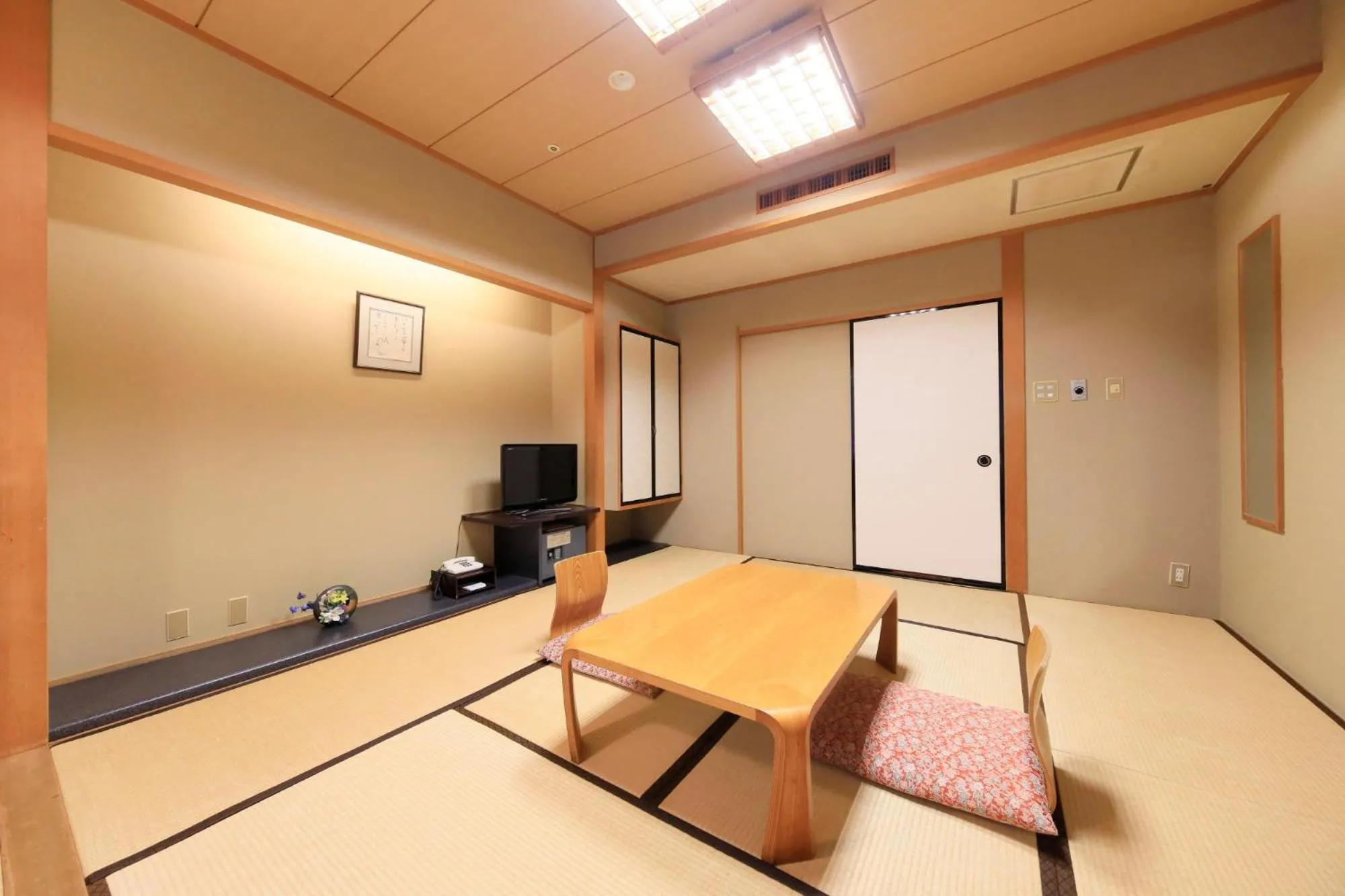 Photo of the whole room in Aishinkan