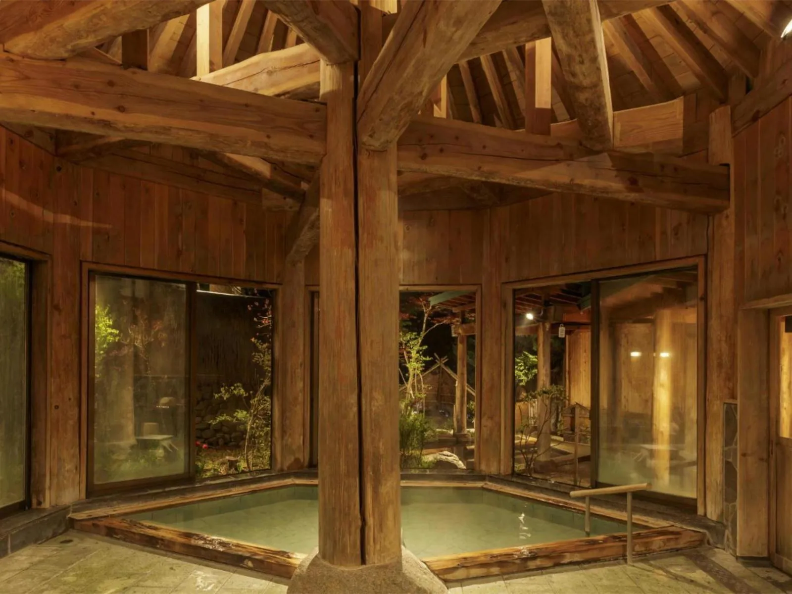 Hot Spring Bath in Aishinkan