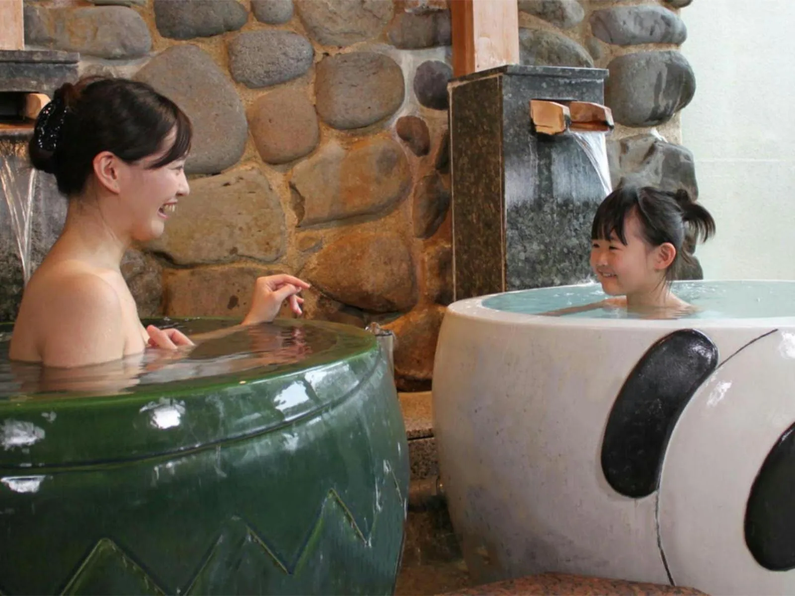 Hot Spring Bath in Aishinkan
