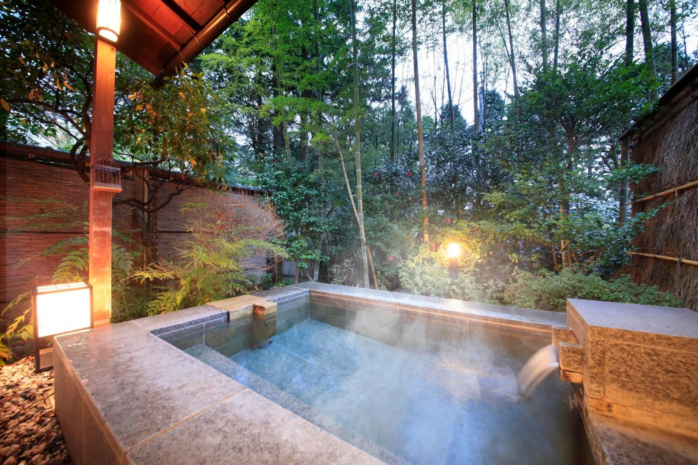 Hot Spring Bath in Yutorelo-an