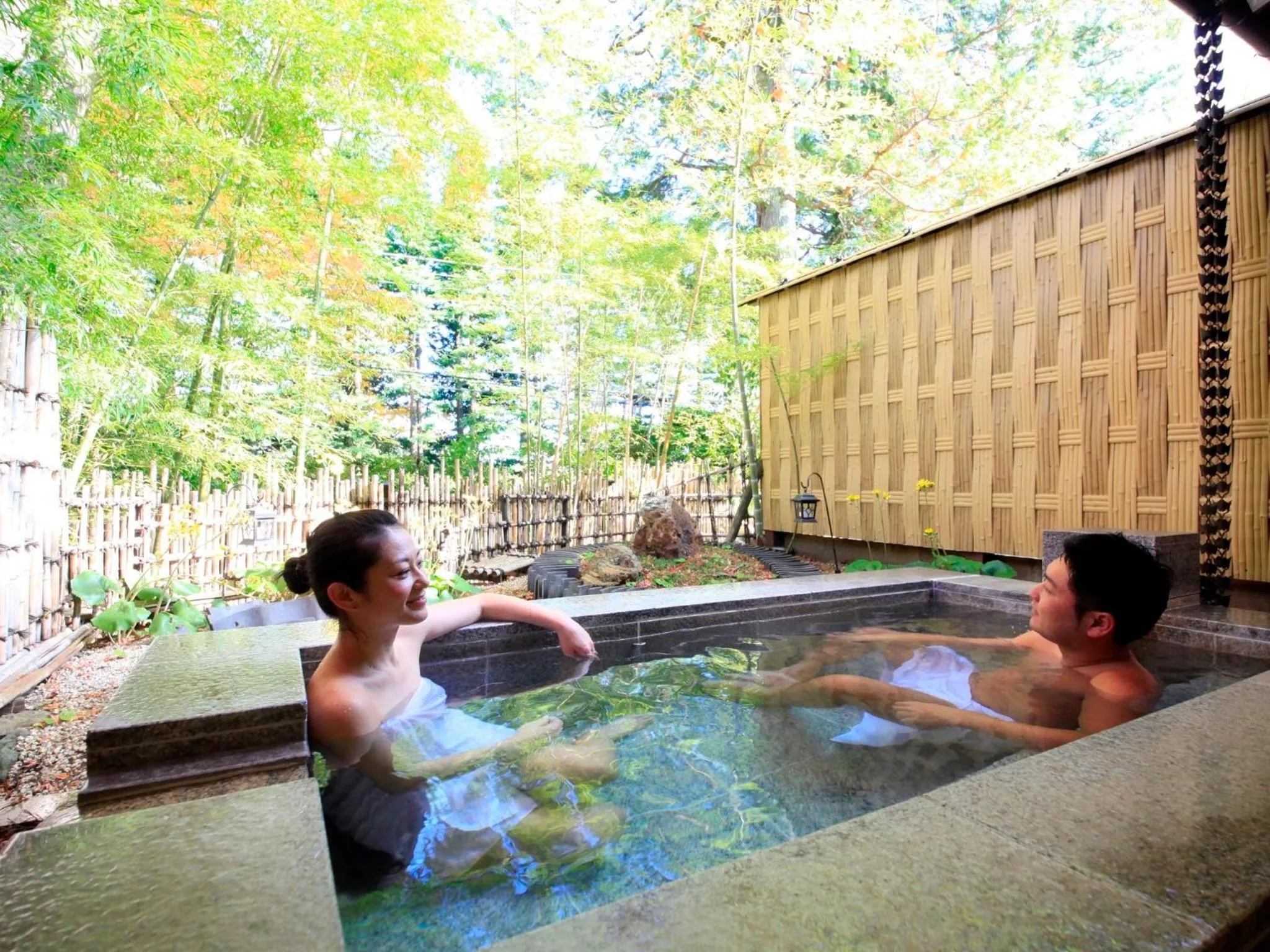 Hot Spring Bath in Yutorelo-an