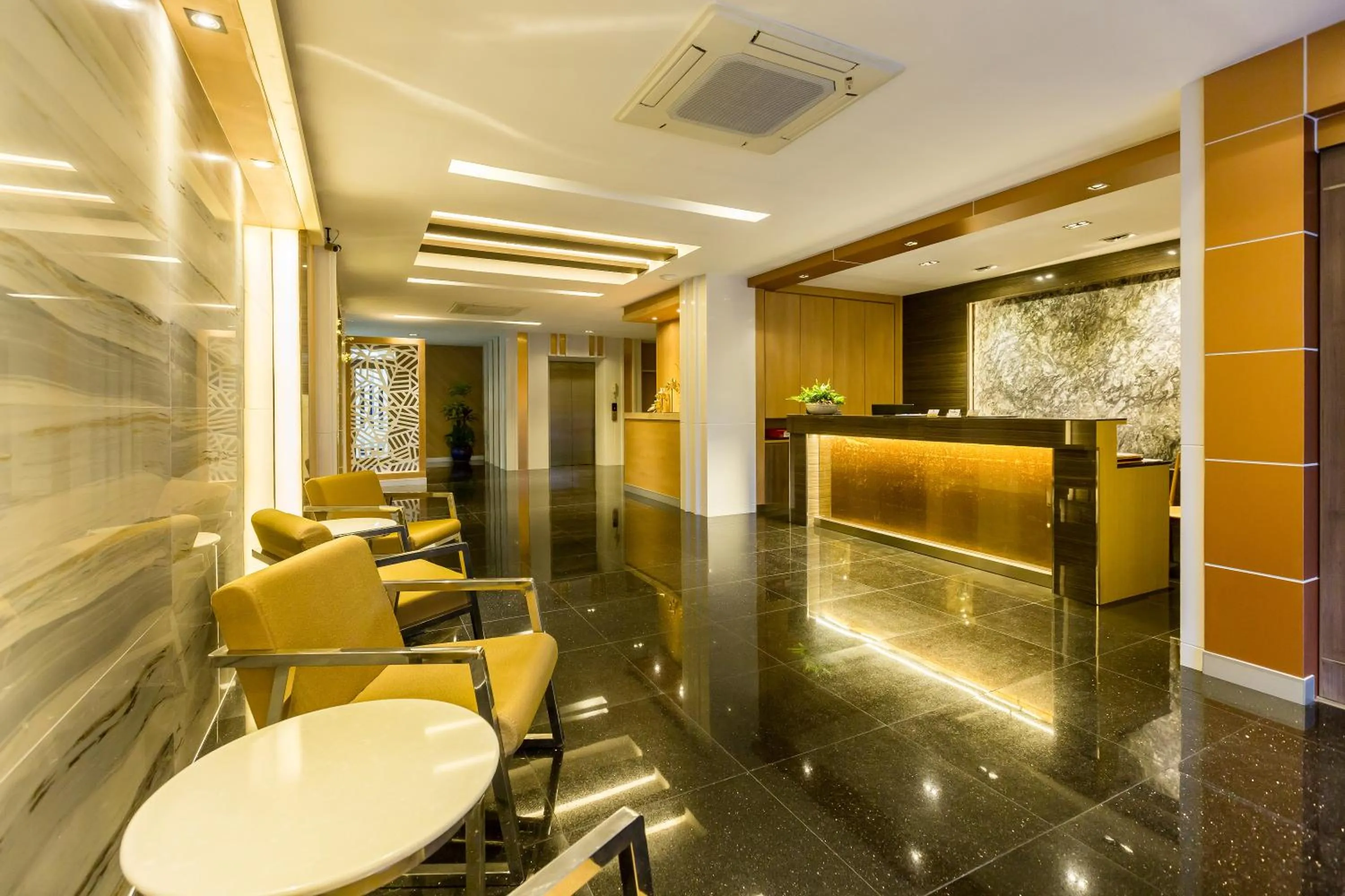 Lobby or reception in V Hotel Ubon Ratchathani