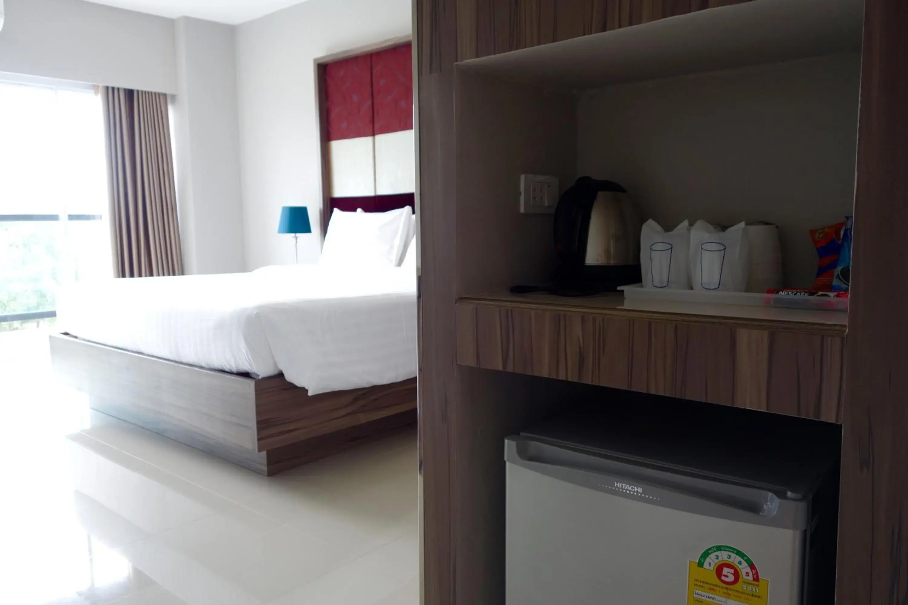 Coffee/tea facilities, Bed in V Hotel Ubon Ratchathani Coffee/tea facilities, Bed in V Hotel Ubon Ratchathani