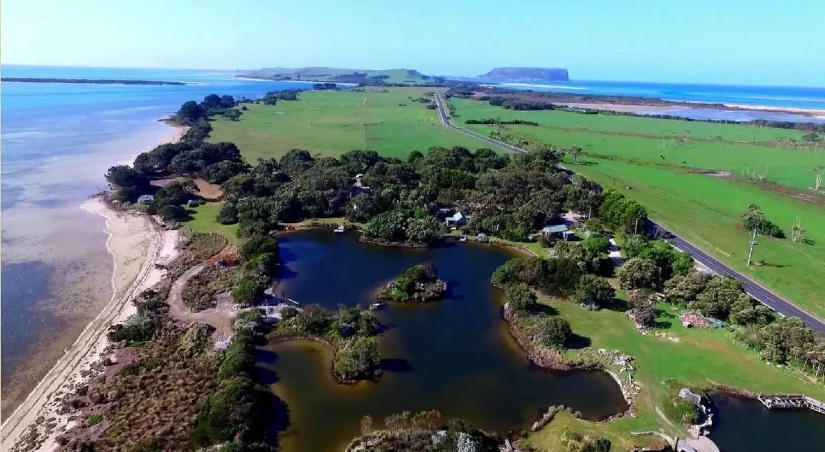 Day in Stanley Lakeside Spa Cabins Day in Stanley Lakeside Spa Cabins