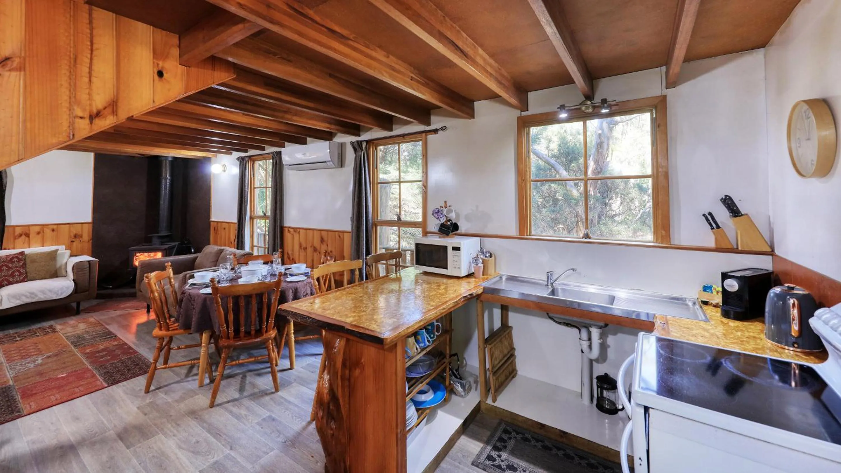 minibar in Crayfish Creek Van & Cabin Park