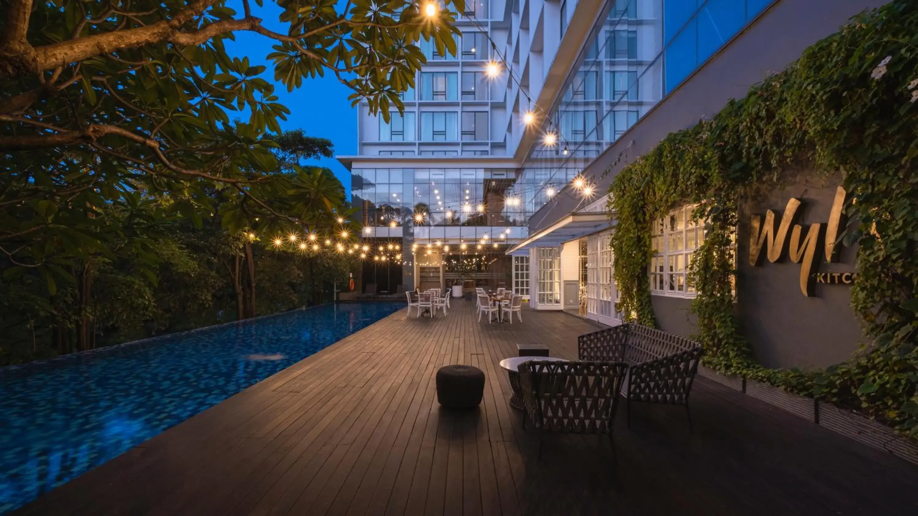 Restaurant/places to eat in Veranda Hotel Pakubuwono Restaurant/places to eat in Veranda Hotel Pakubuwono