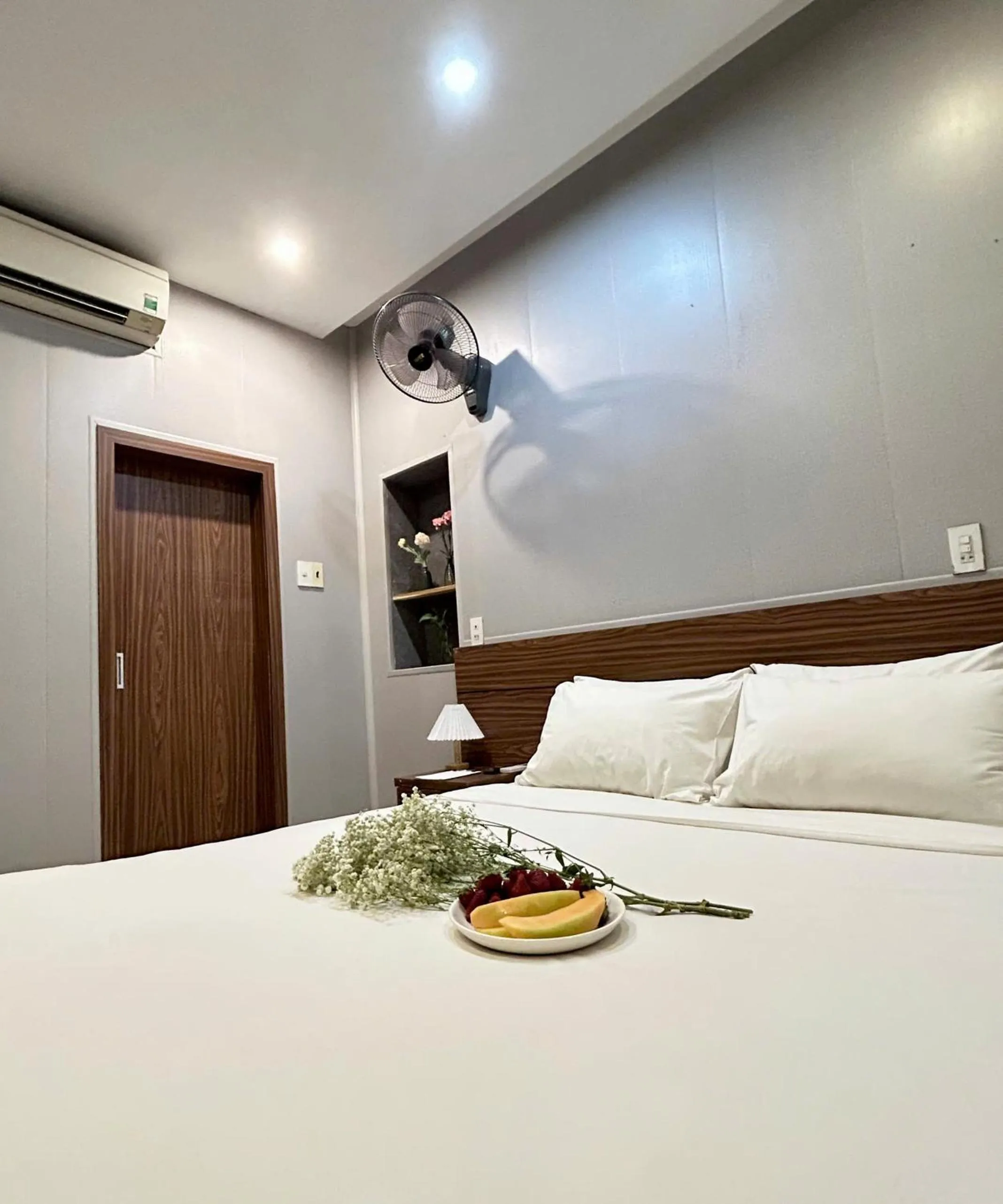 Photo of the whole room, Bed in BeSea Hotel