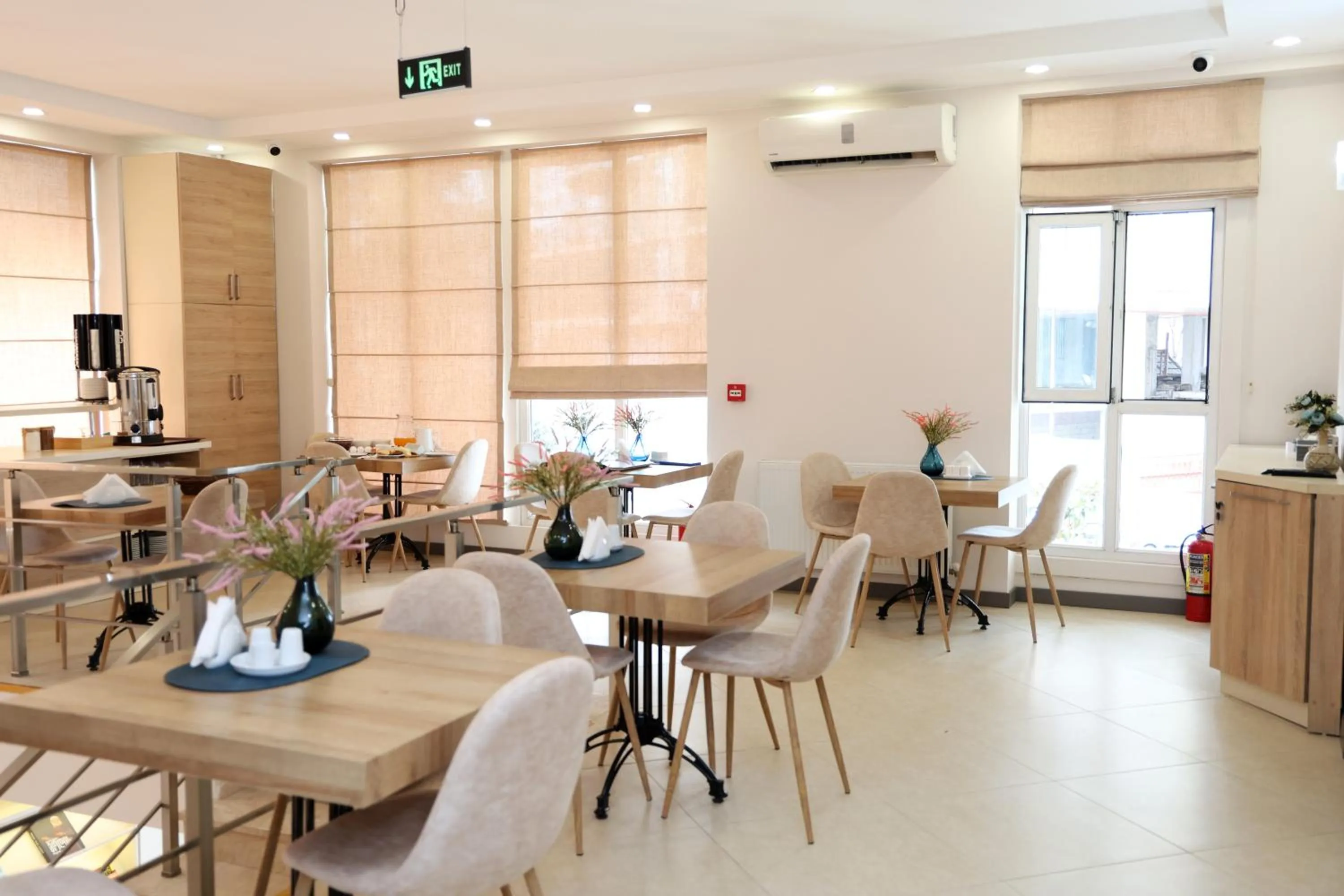 Coffee/tea facilities in Aniko Hotel