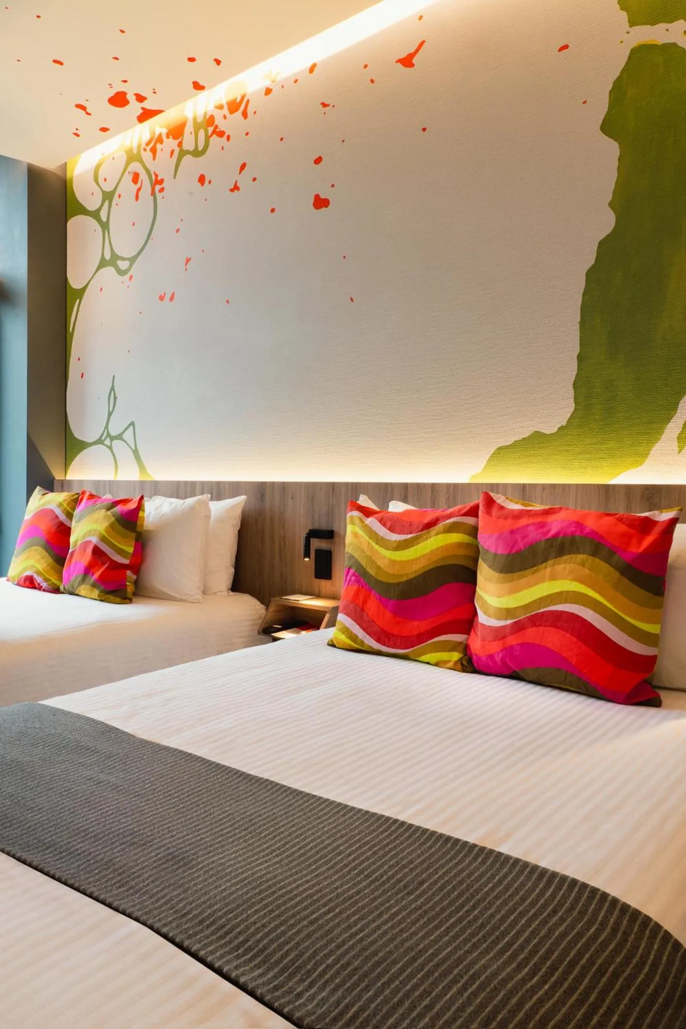 Bed in Street Art Hotel Roma