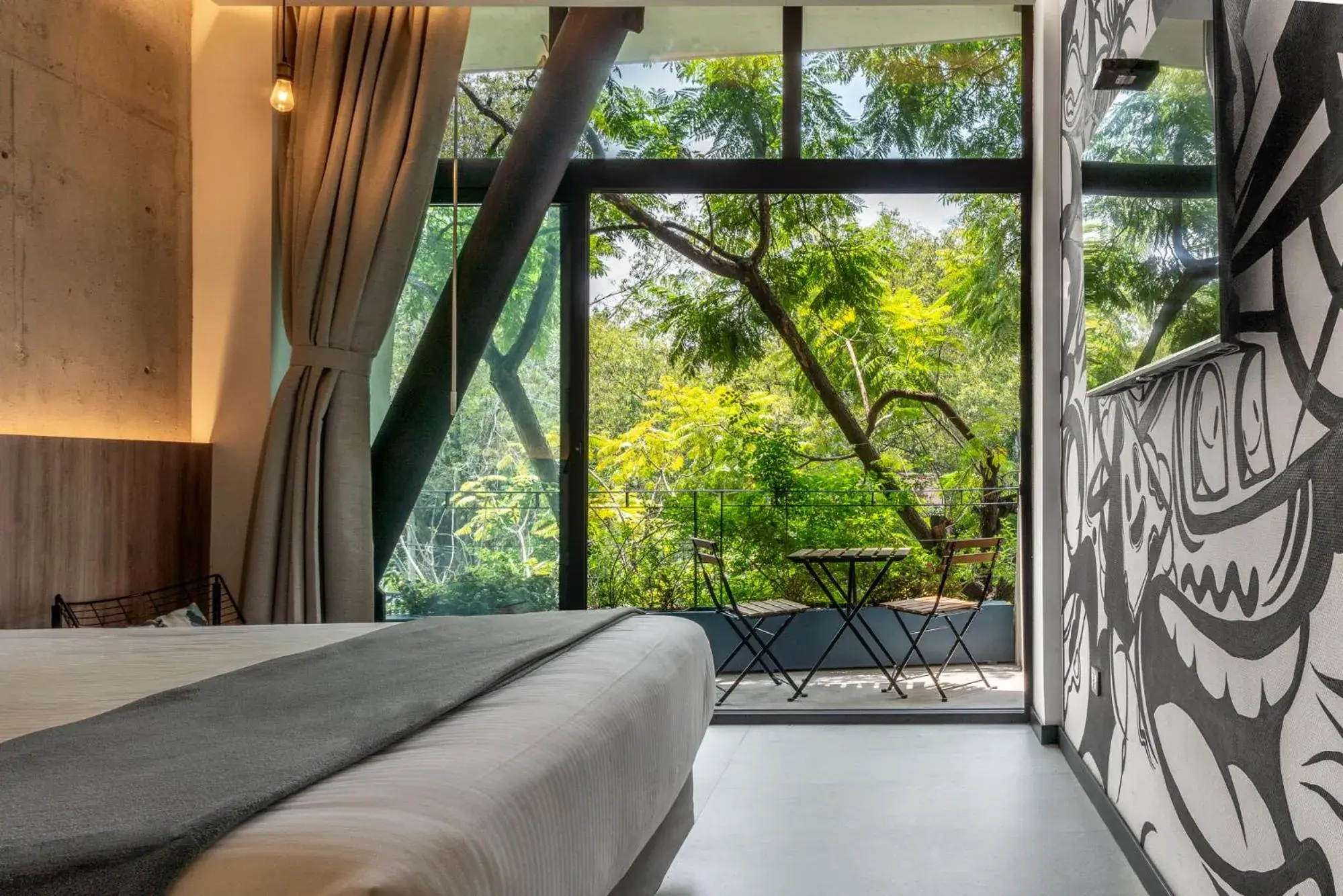 View (from property/room), Bed in Street Art Hotel Roma View (from property/room), Bed in Street Art Hotel Roma