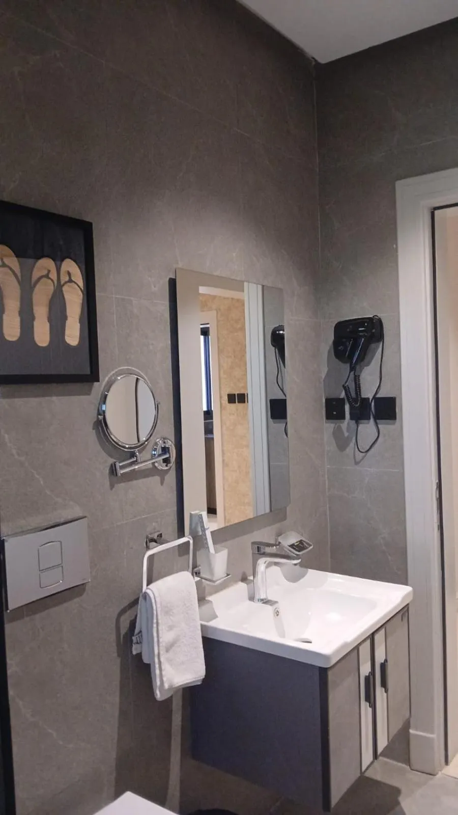 Toilet in XYZ Hotel Qurtoba