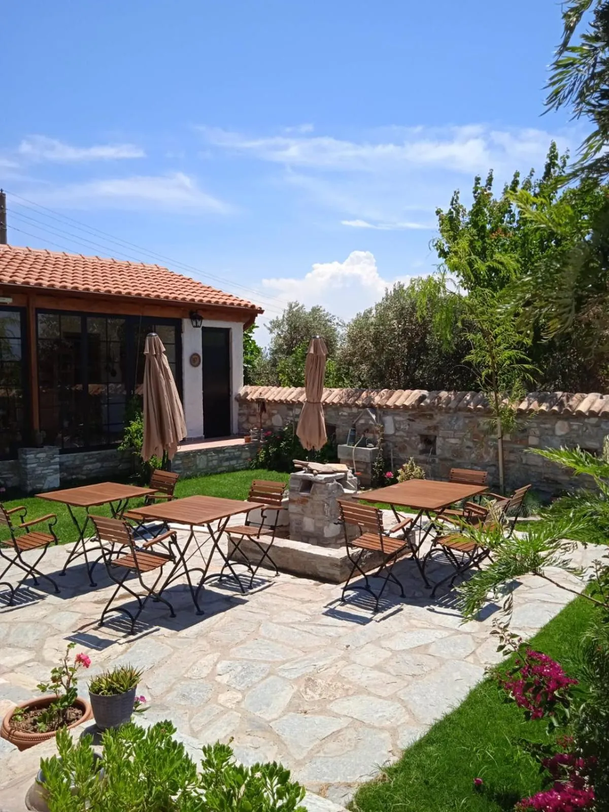 Garden view in Bahab Guest House