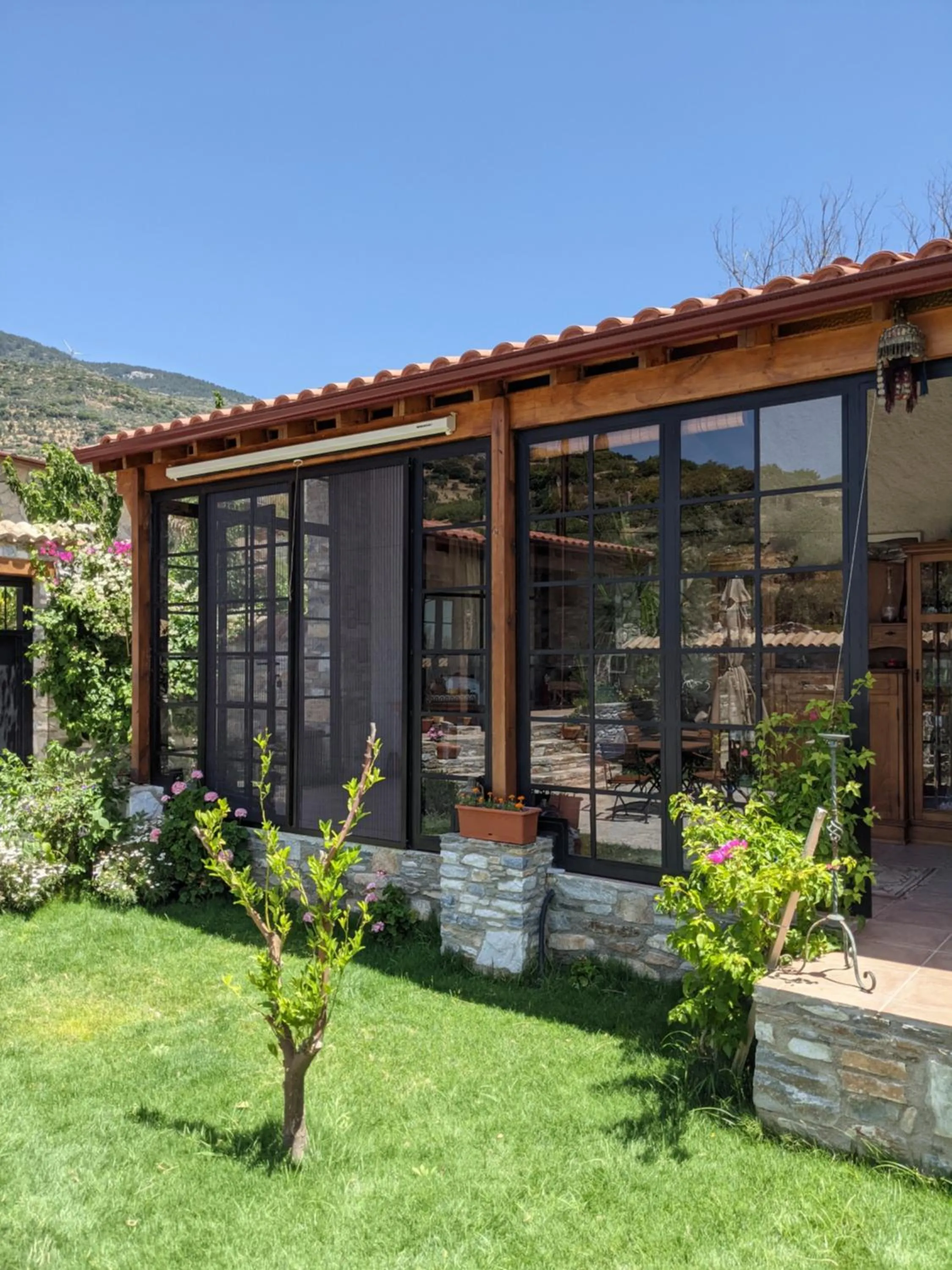 Restaurant/places to eat in Bahab Guest House