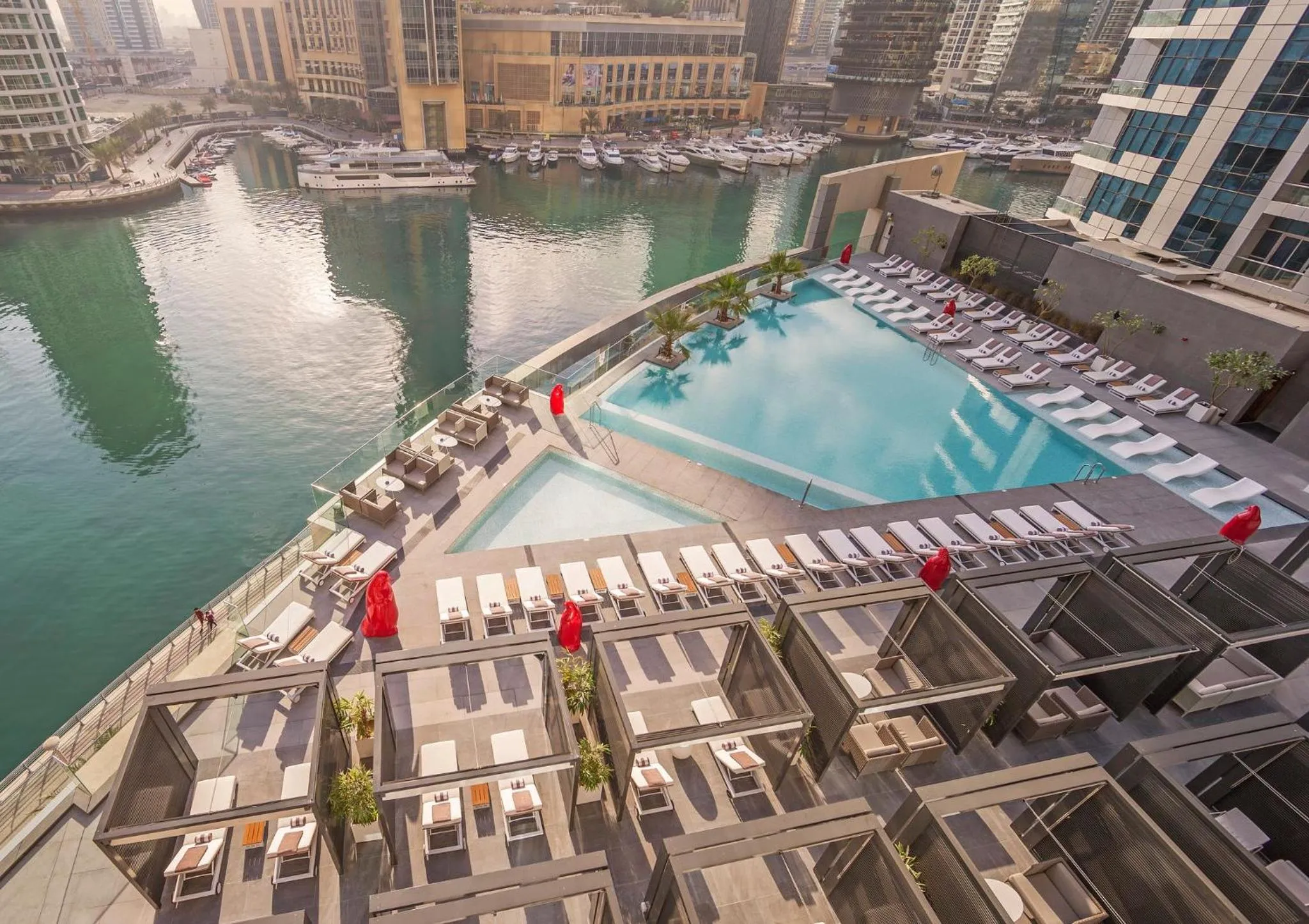 Swimming pool in InterContinental Dubai Marina by IHG
