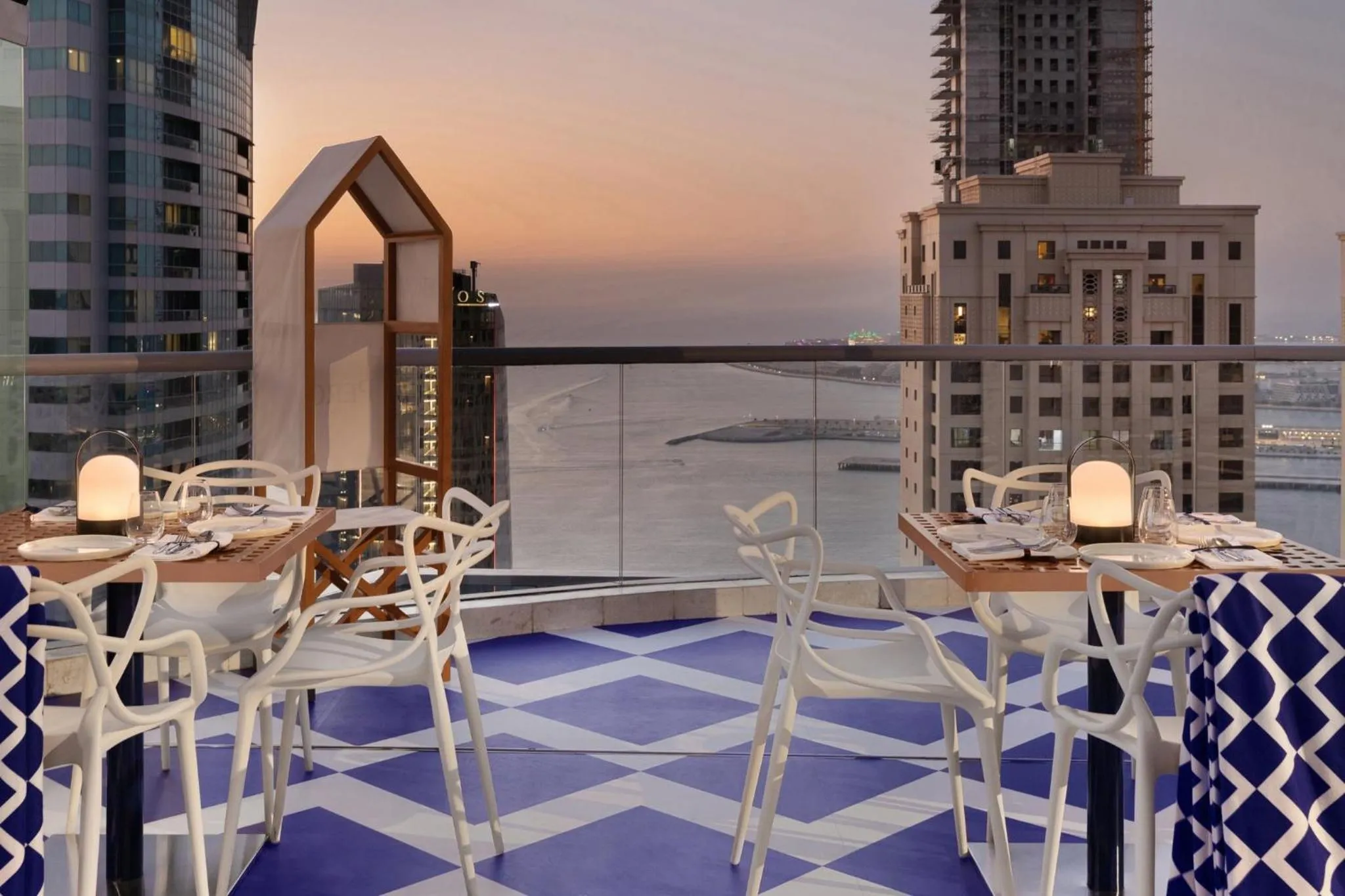 Lounge or bar in InterContinental Dubai Marina by IHG