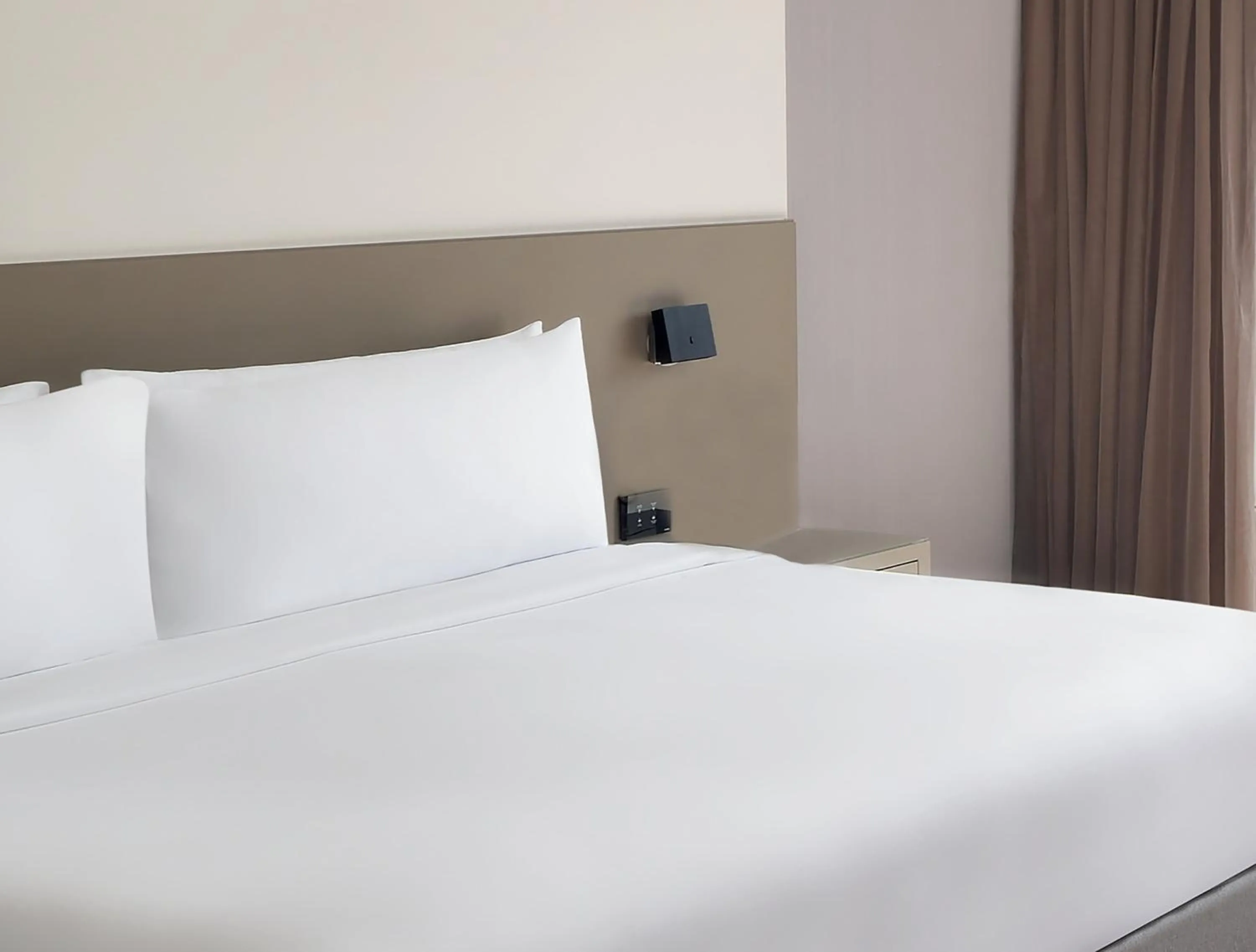 Bedroom, Bed in InterContinental Dubai Marina by IHG