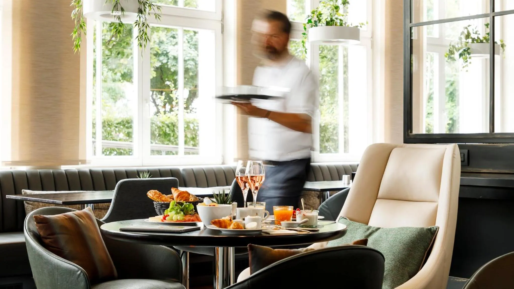 Restaurant/places to eat in Holiday Inn Dresden - Am Zwinger by IHG