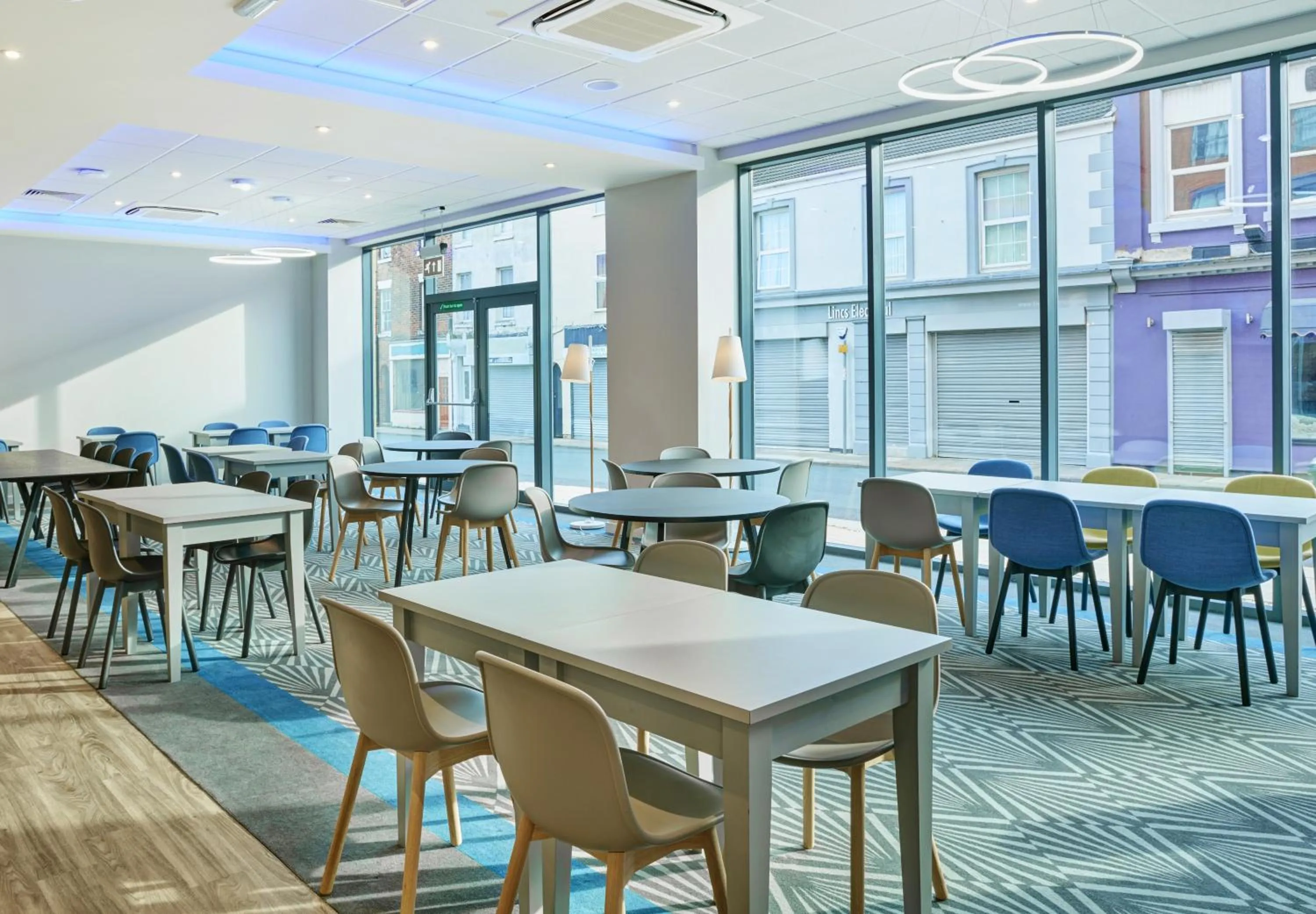 Restaurant/places to eat in Holiday Inn Express Grimsby by IHG
