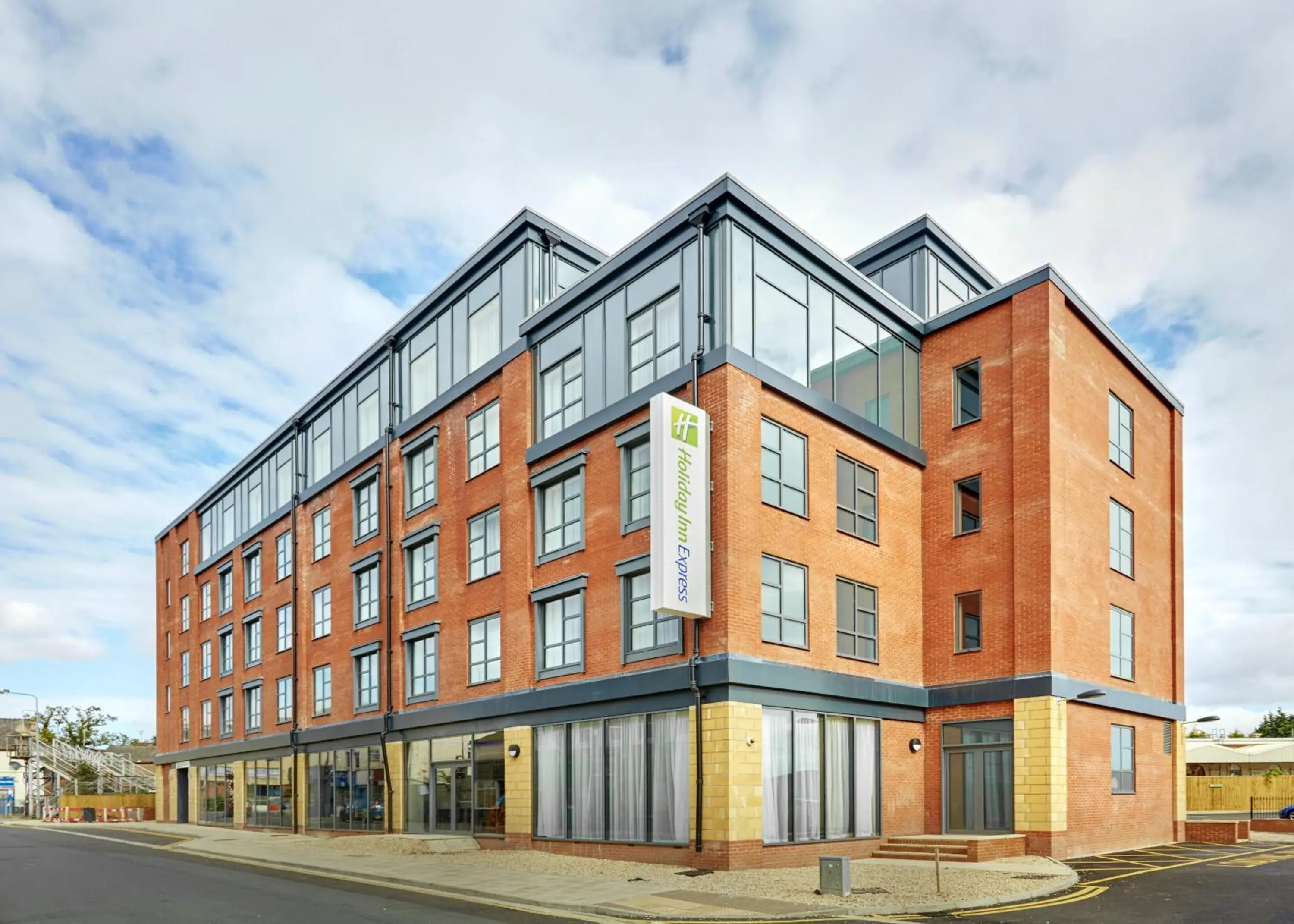 Property building in Holiday Inn Express Grimsby by IHG Property building in Holiday Inn Express Grimsby by IHG