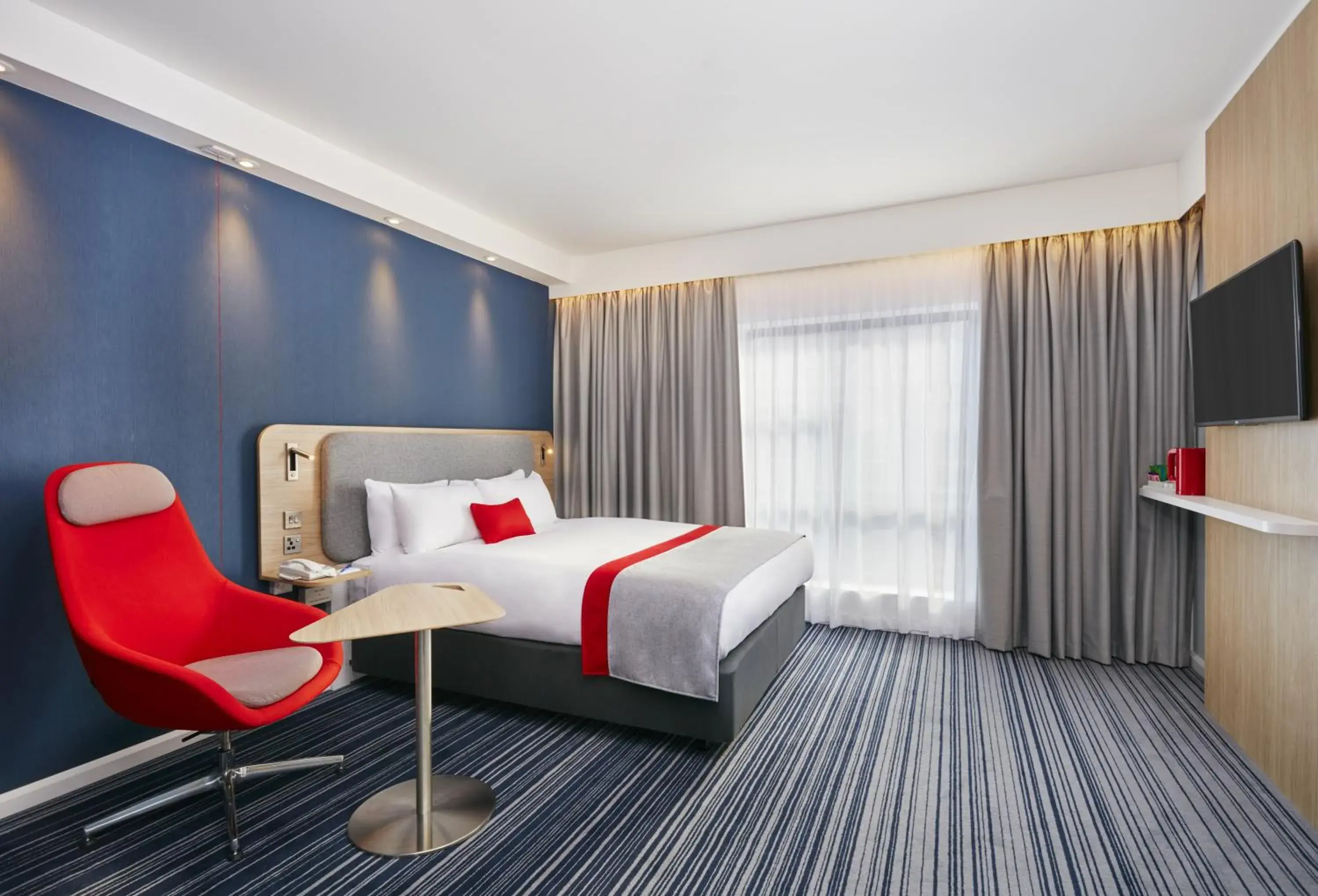 Photo of the whole room, Bed in Holiday Inn Express Grimsby by IHG Photo of the whole room, Bed in Holiday Inn Express Grimsby by IHG