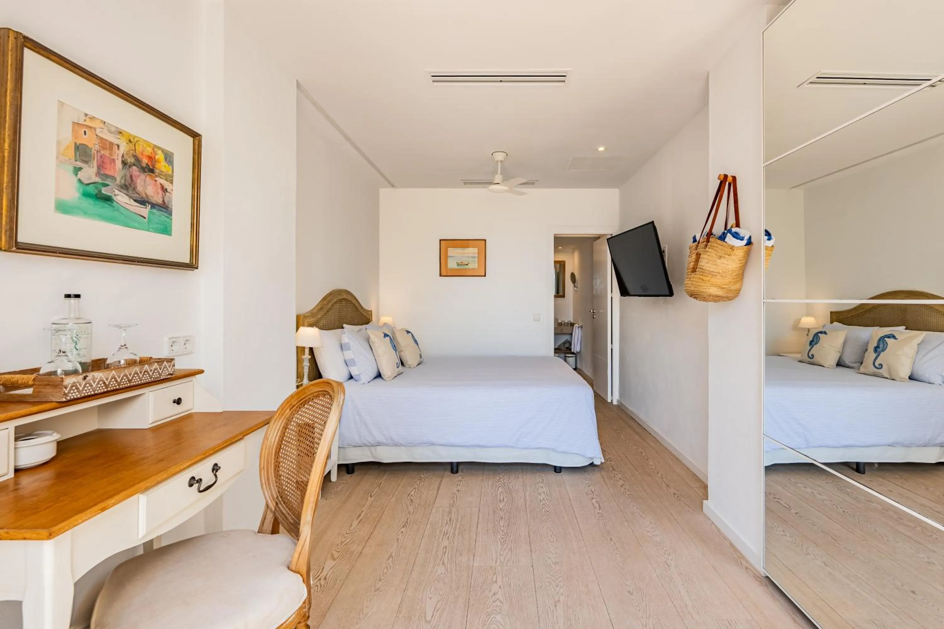 Photo of the whole room, Bed in The Sea Club