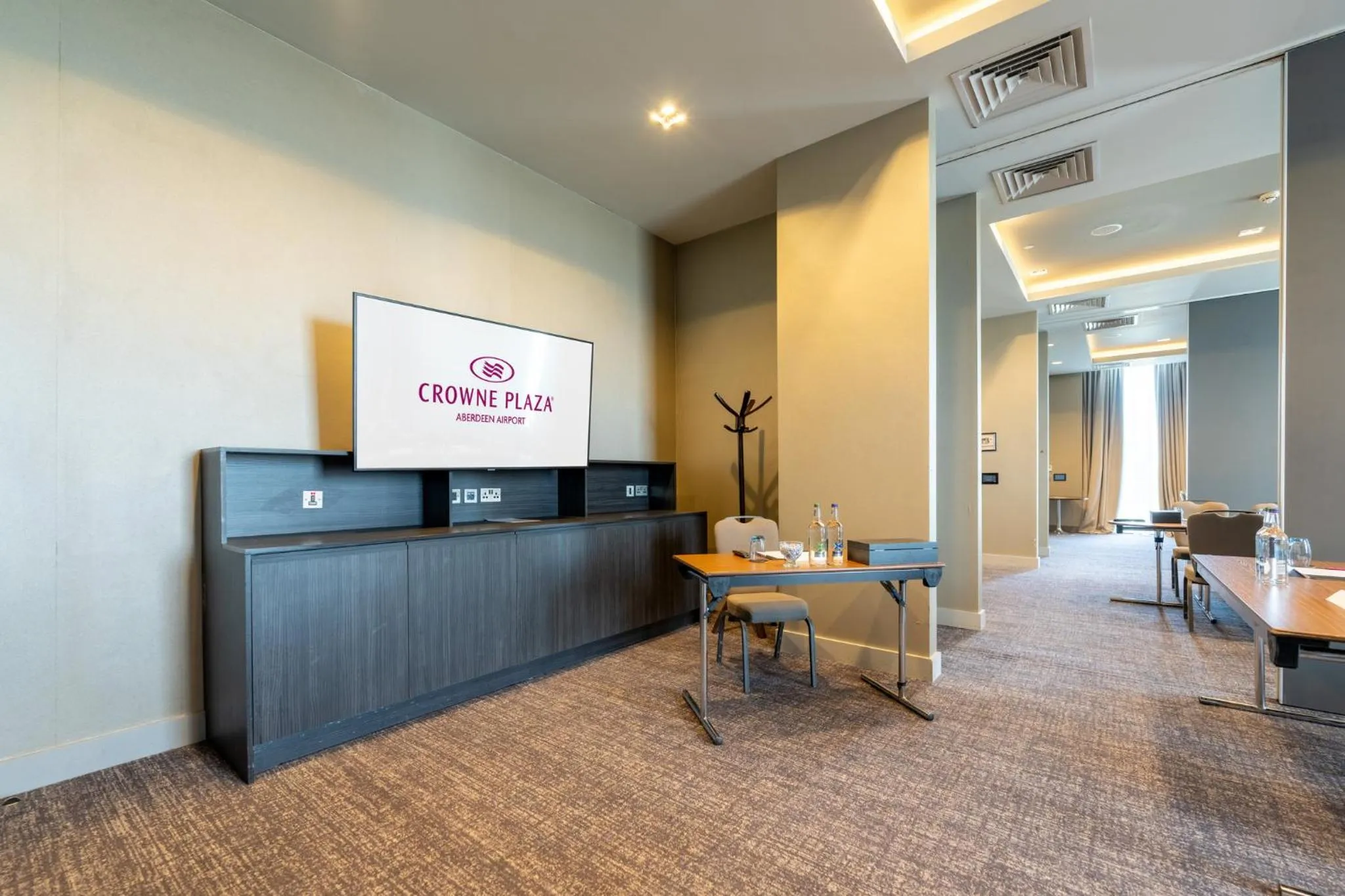 Meeting/conference room in Crowne Plaza Aberdeen Airport by IHG