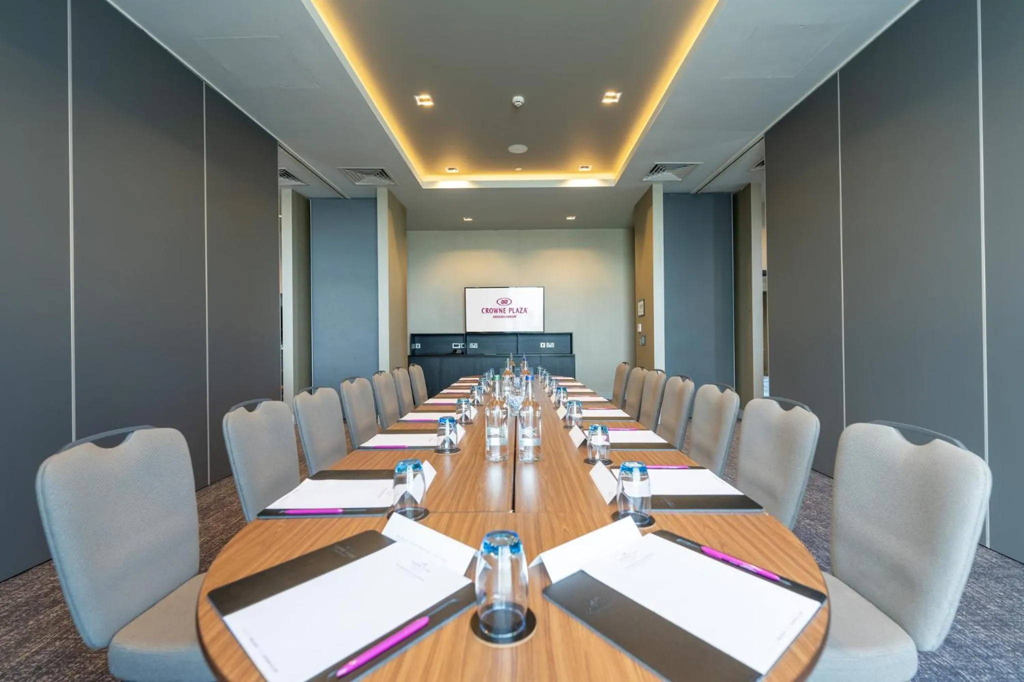 Meeting/conference room in Crowne Plaza Aberdeen Airport by IHG