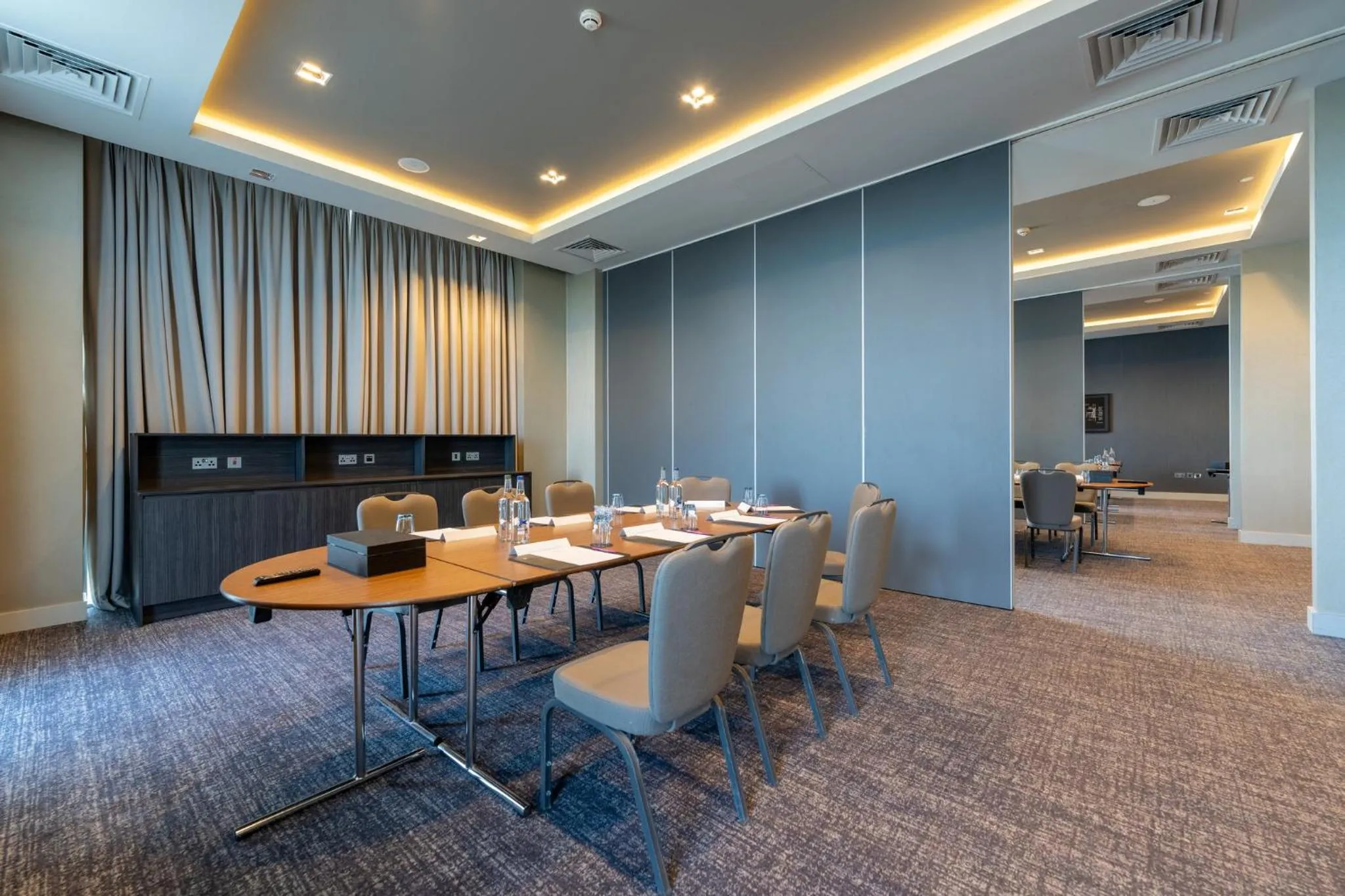 Meeting/conference room in Crowne Plaza Aberdeen Airport by IHG