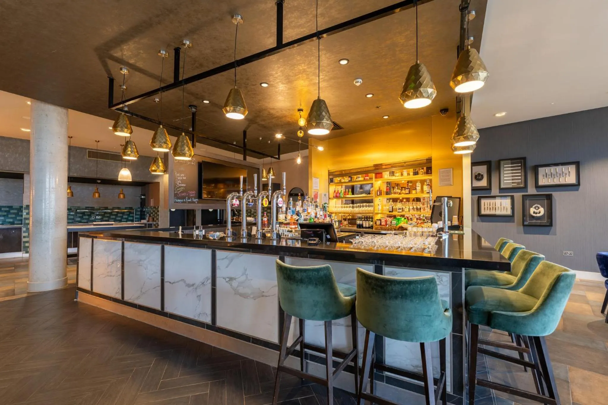 Restaurant/places to eat in Crowne Plaza Aberdeen Airport by IHG