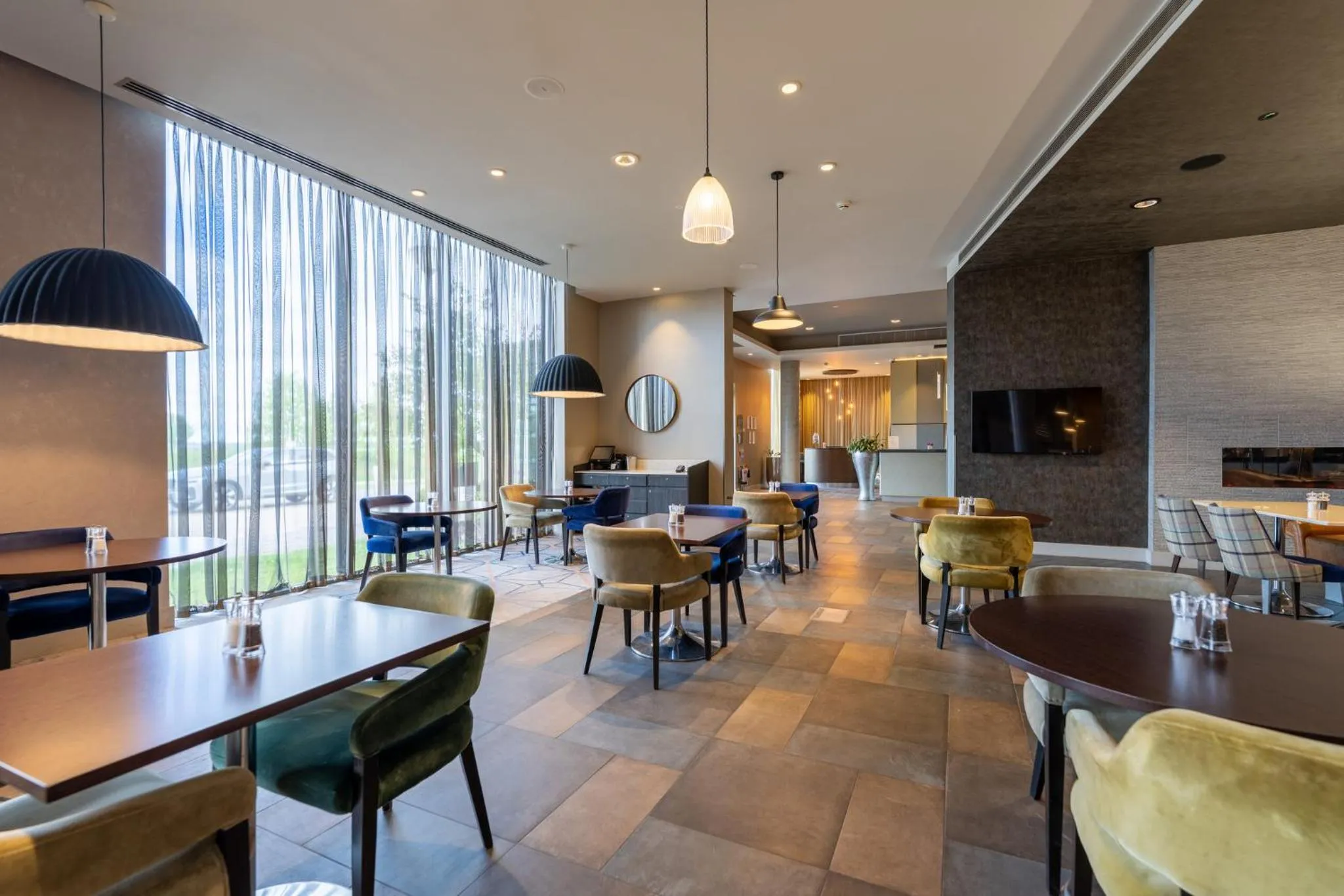 Restaurant/places to eat in Crowne Plaza Aberdeen Airport by IHG