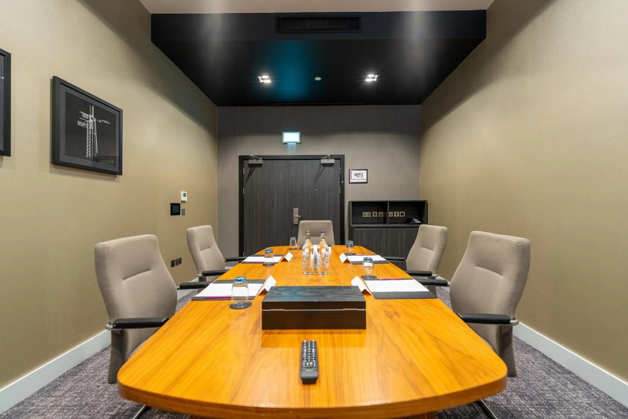 Meeting/conference room in Crowne Plaza Aberdeen Airport by IHG