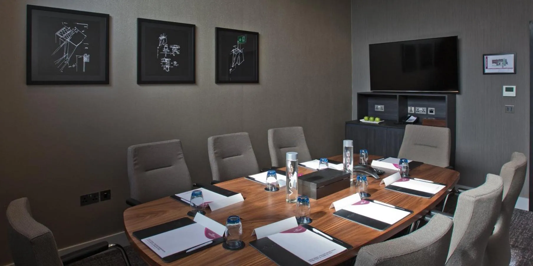 Meeting/conference room in Crowne Plaza Aberdeen Airport by IHG