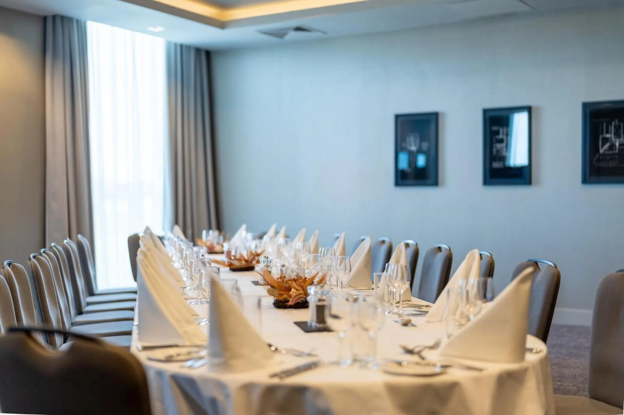 Restaurant/places to eat in Crowne Plaza Aberdeen Airport by IHG