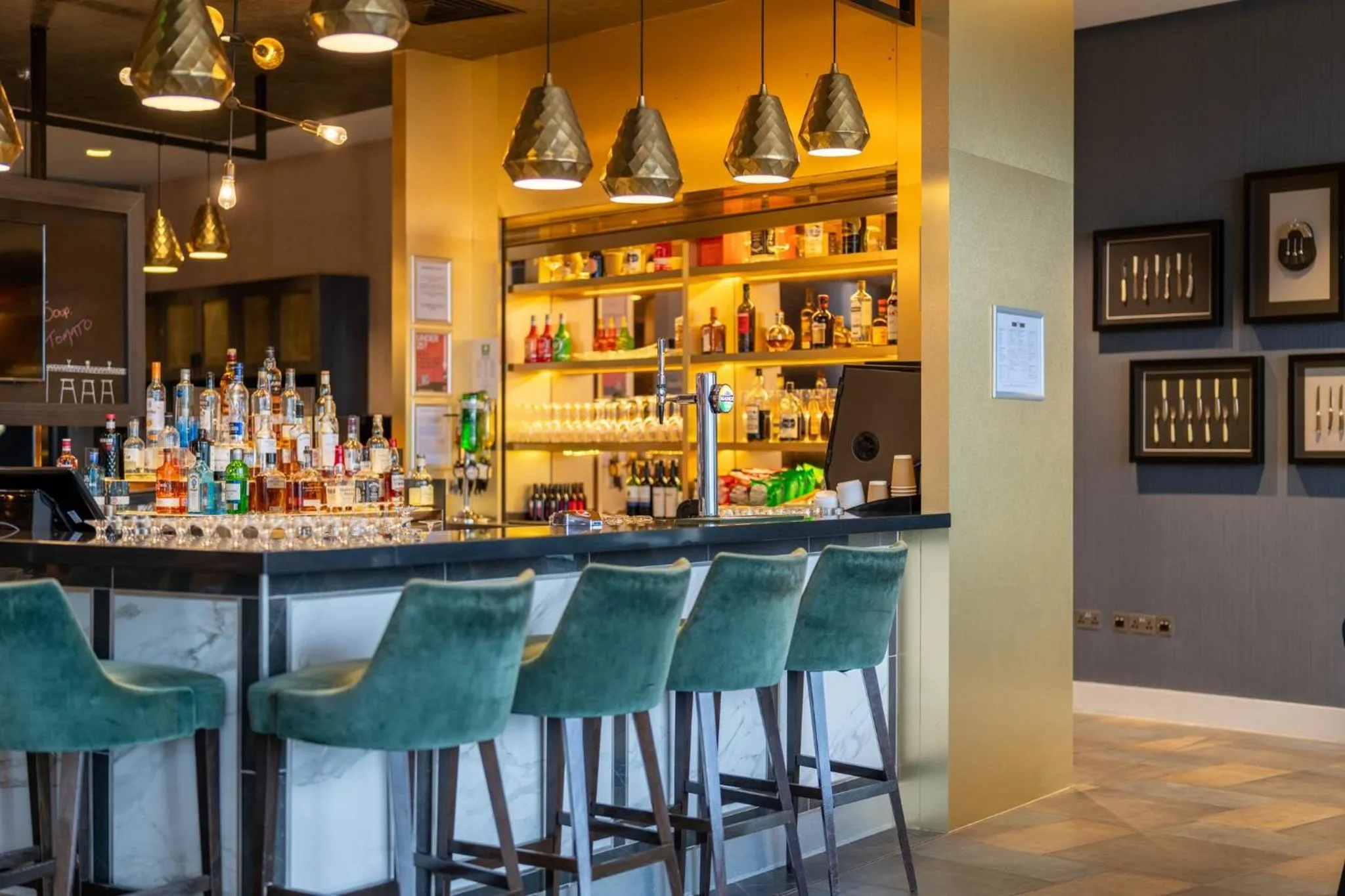 Restaurant/places to eat in Crowne Plaza Aberdeen Airport by IHG