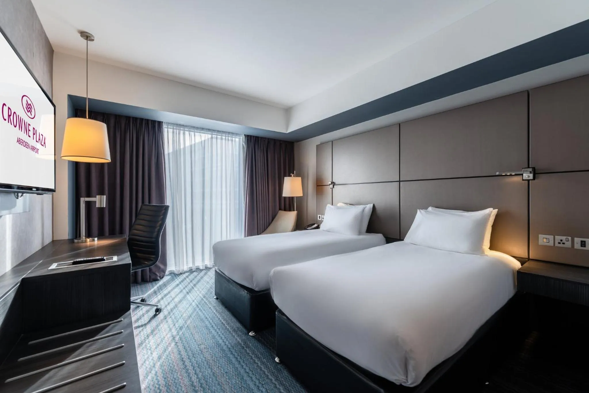 Photo of the whole room, Bed in Crowne Plaza Aberdeen Airport by IHG
