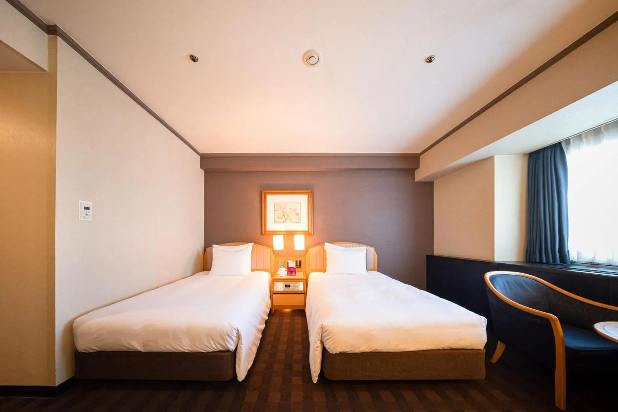 Photo of the whole room, Bed in ANA Crowne Plaza Matsuyama by IHG