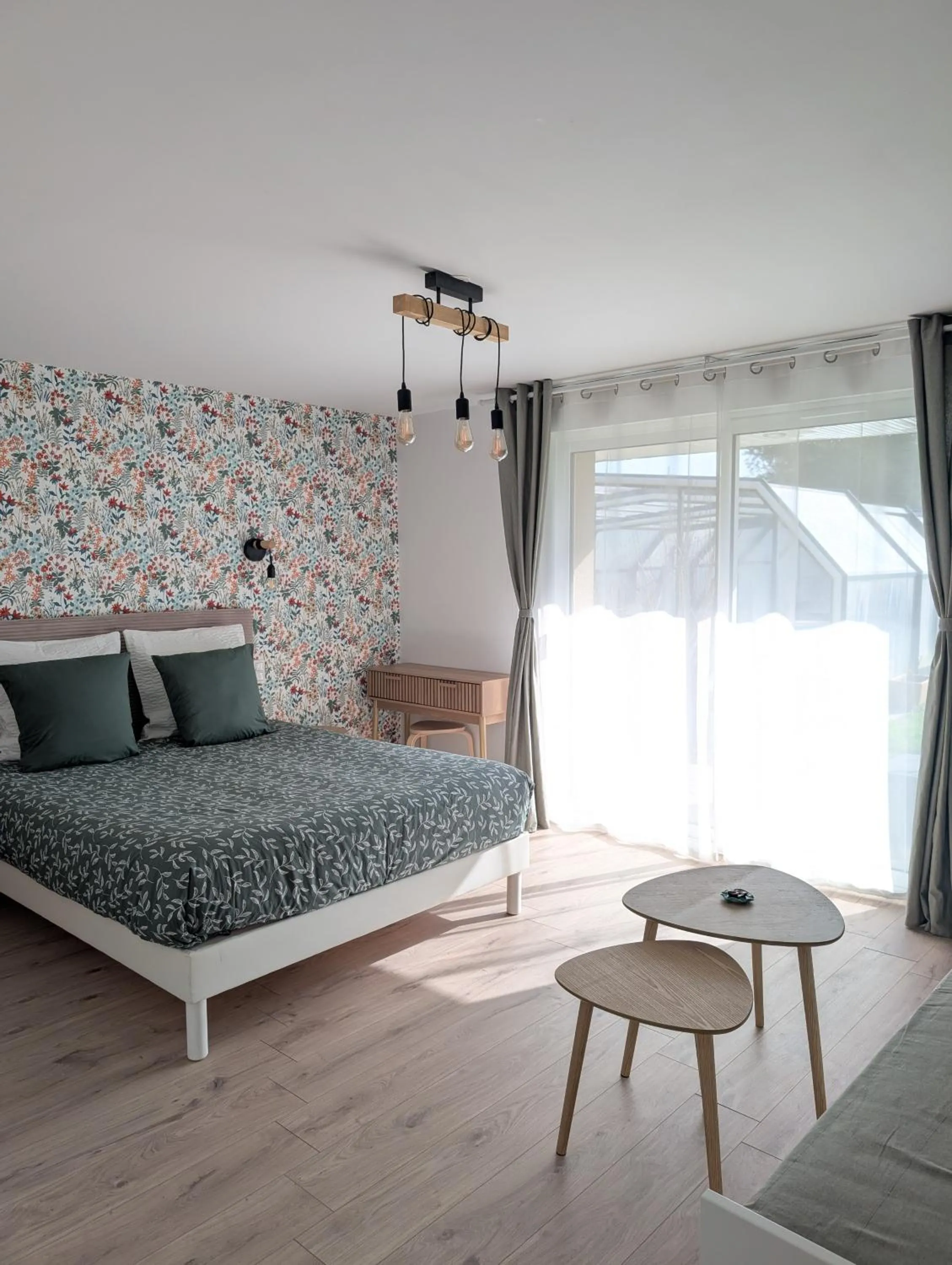 Family Room with Terrace in A l'ombre du Mont Saint Michel - Bed & Breakfast, Chambres d'hôtes