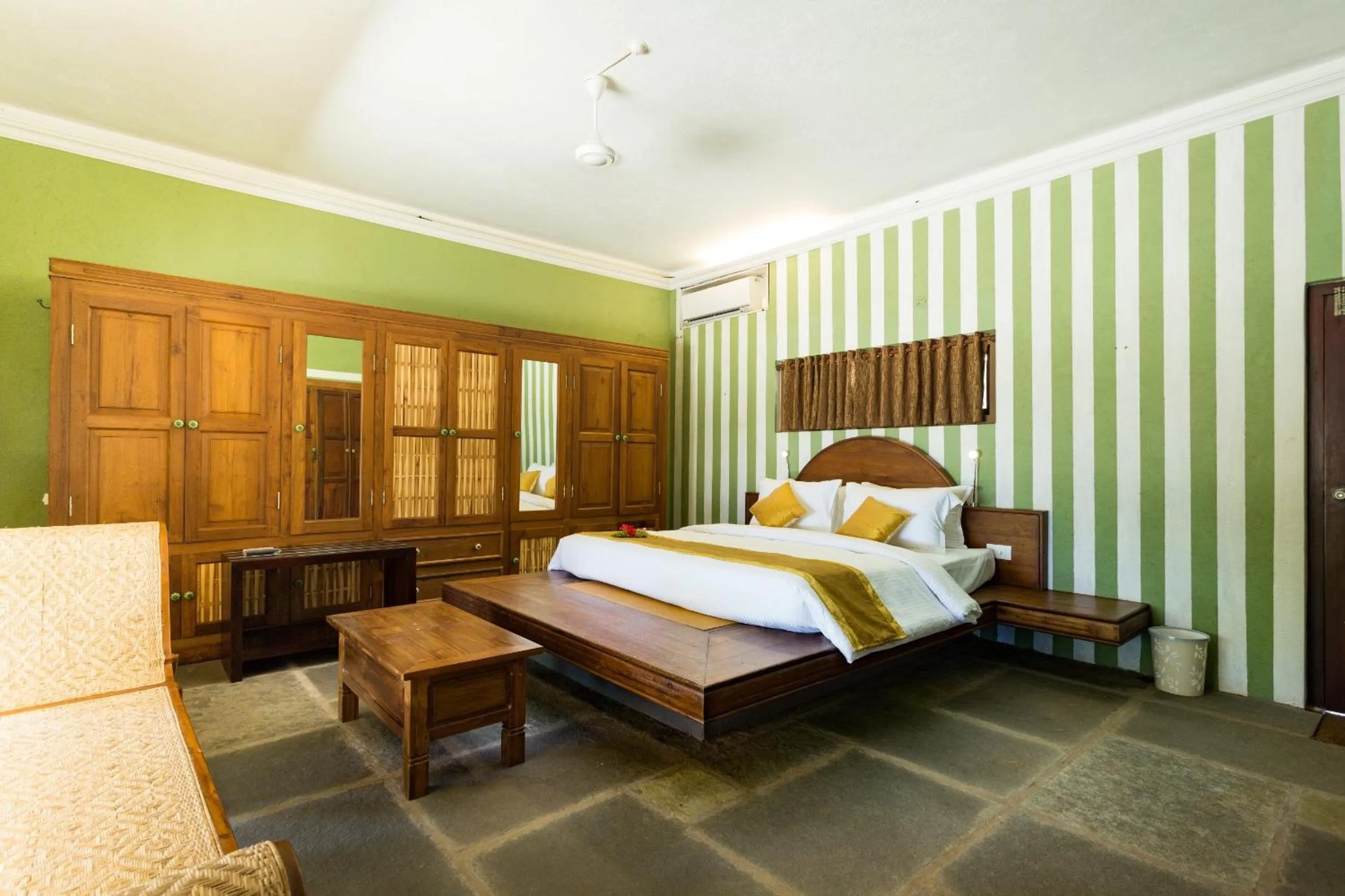 Spring, Bed in Azure Tides Marari