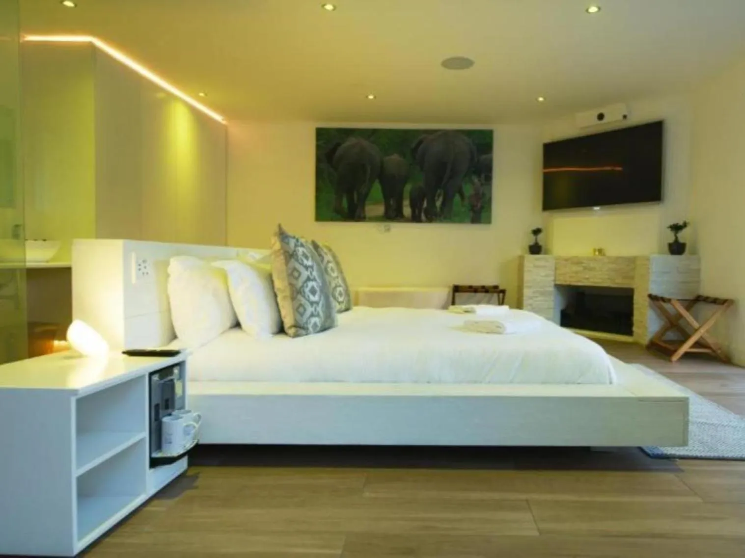 Bedroom, Bed in theLAB Franschhoek