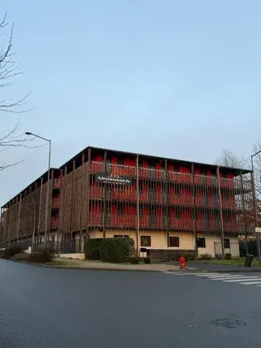 Unisotel Le Mans Unisotel Le Mans