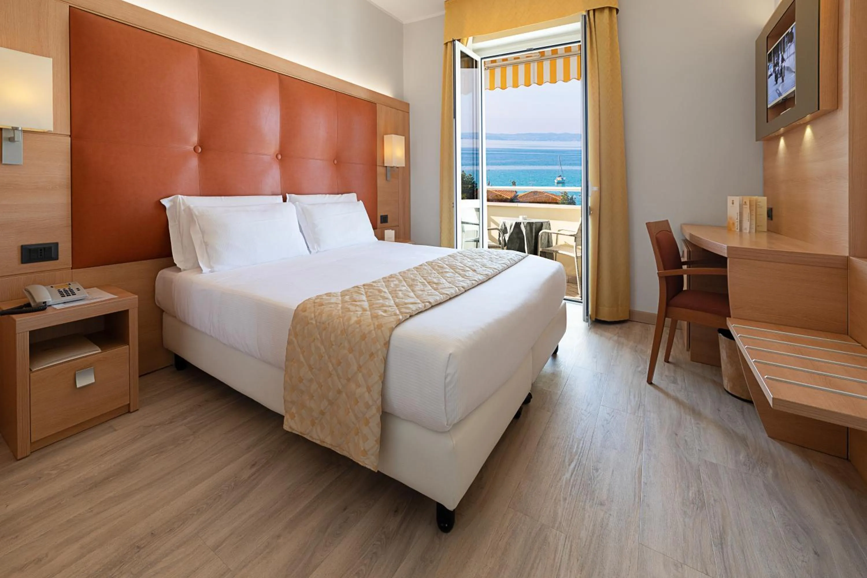 Bed in Hotel GARDENIA & Villa CHARME Adults Friendly 4Star service