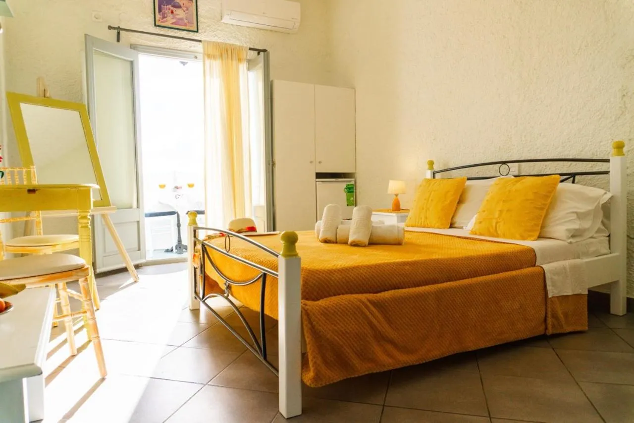 Bed in Smarula Villa