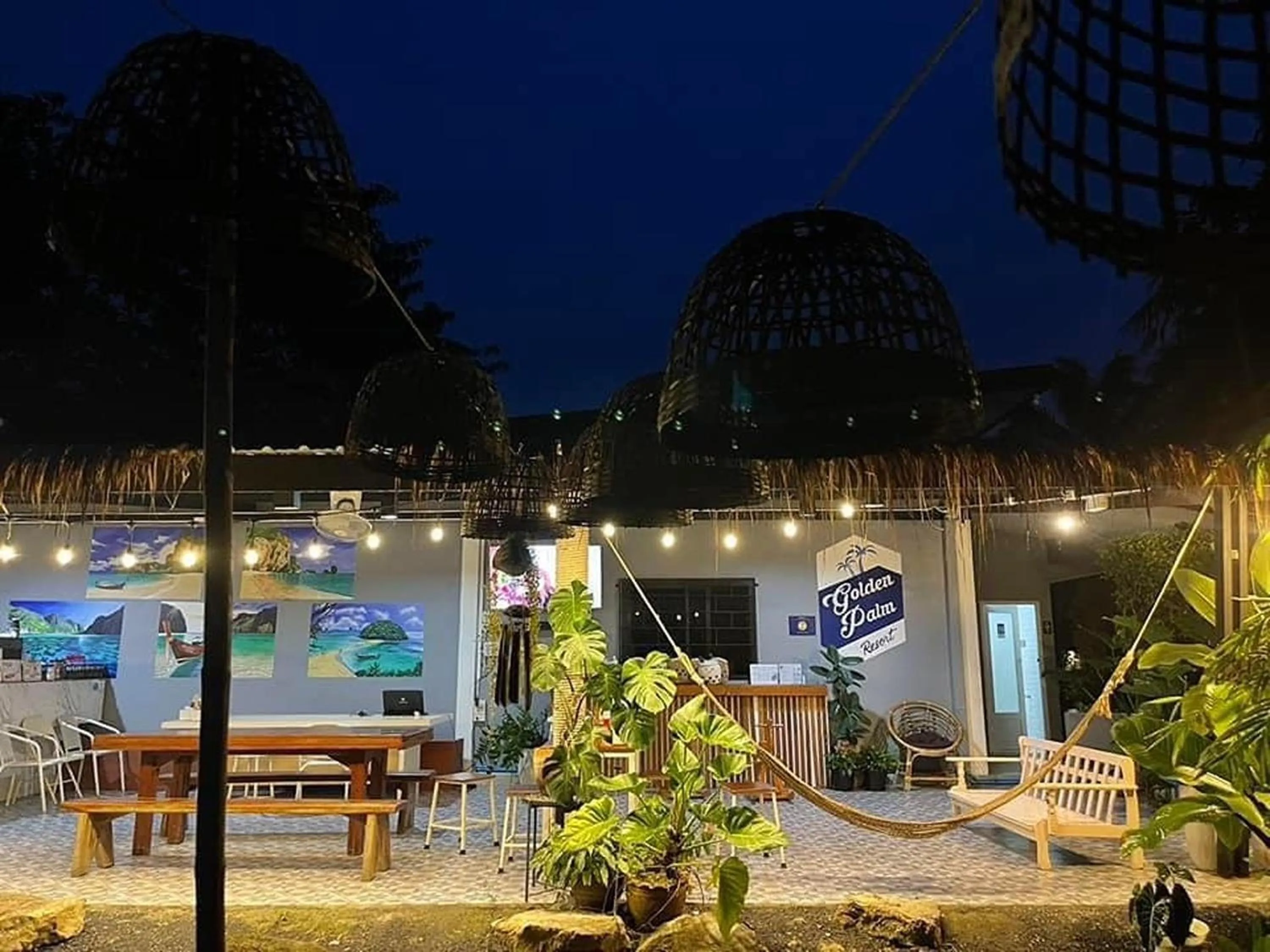 Property building in Golden Palm Resort