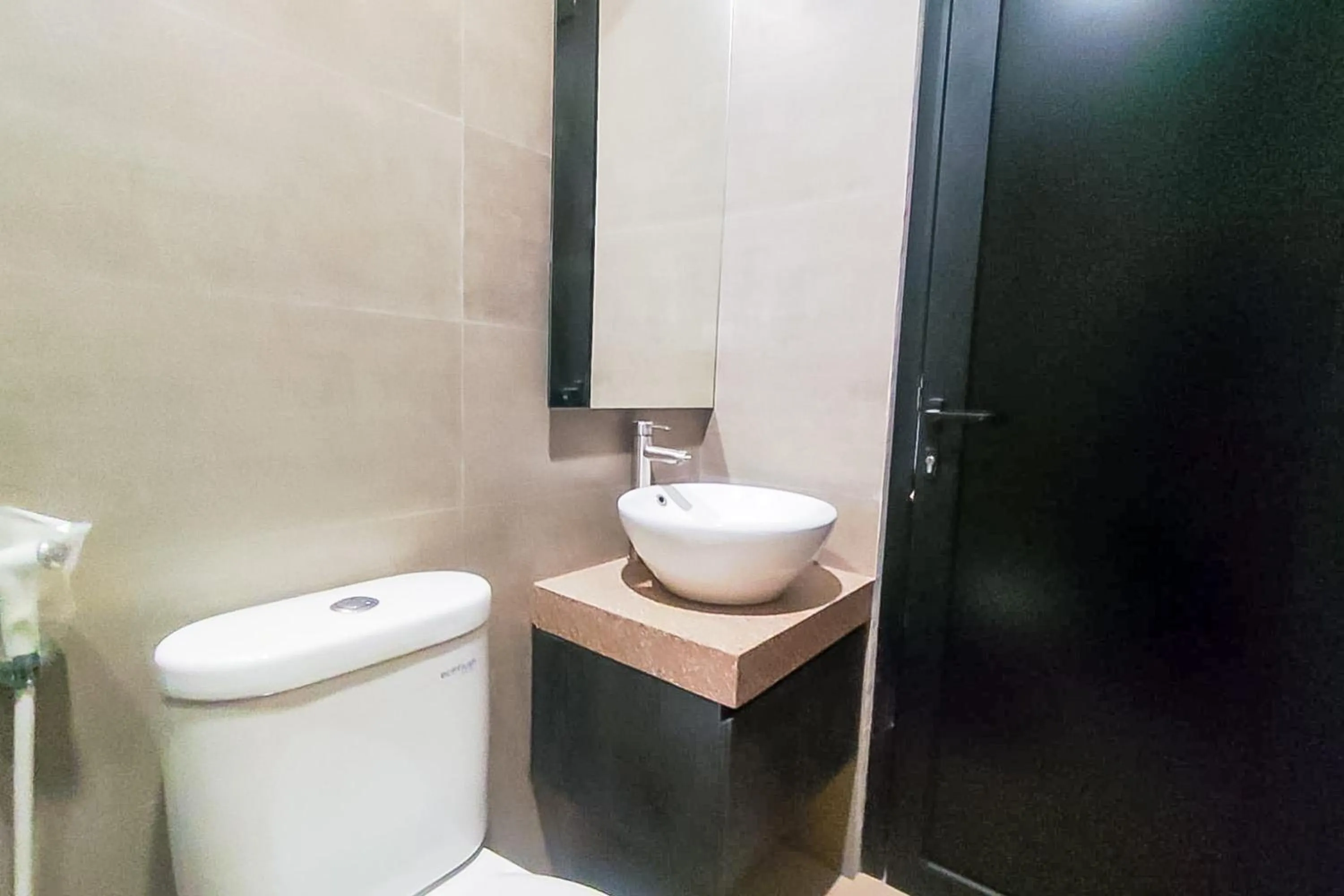 Bathroom in Sans Hotel Bogor