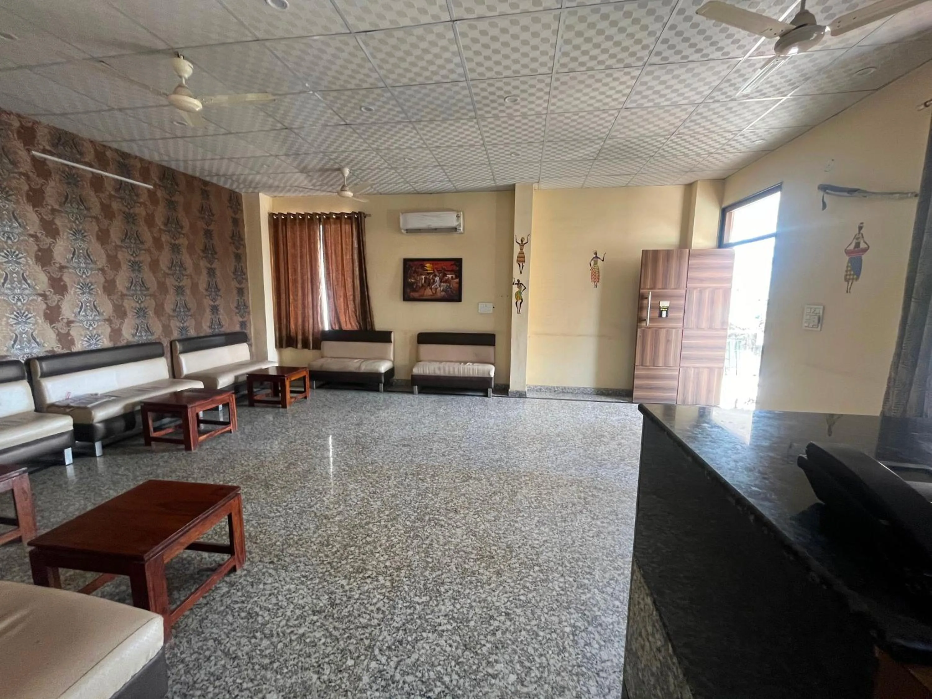 Lobby or reception in Hotel O Golden Manor Inn