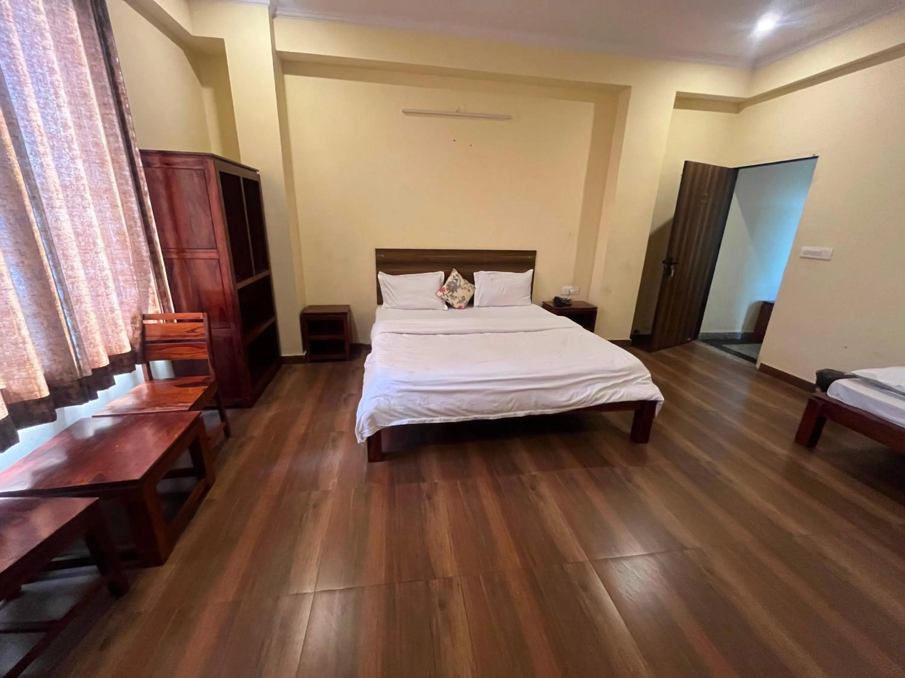 Bedroom, Bed in Hotel O Golden Manor Inn