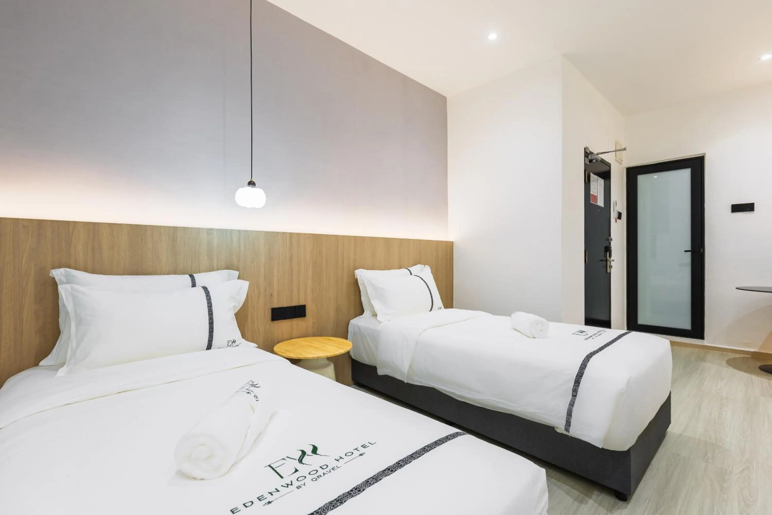 Bed in Edenwood Hotel