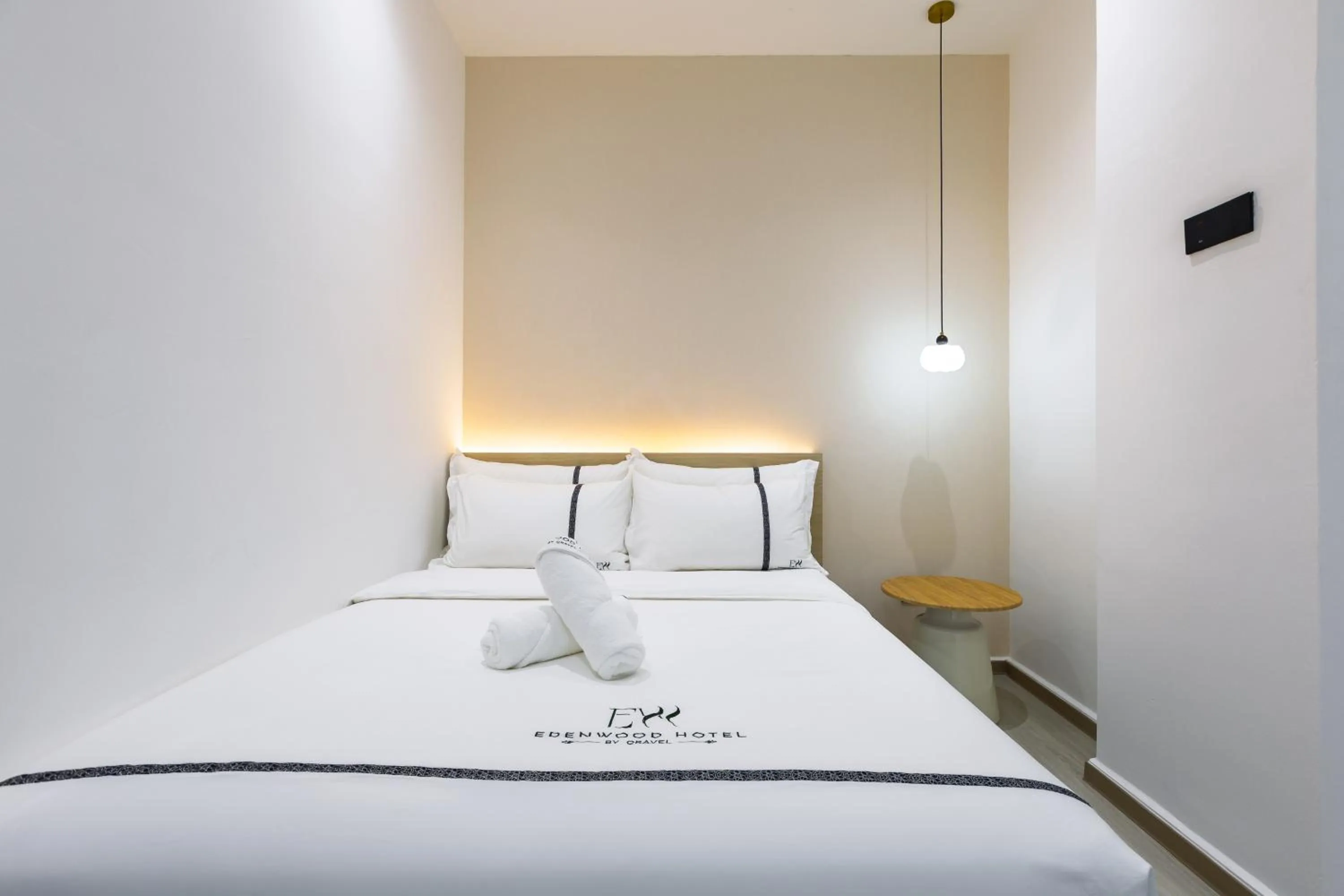 Bed in Edenwood Hotel