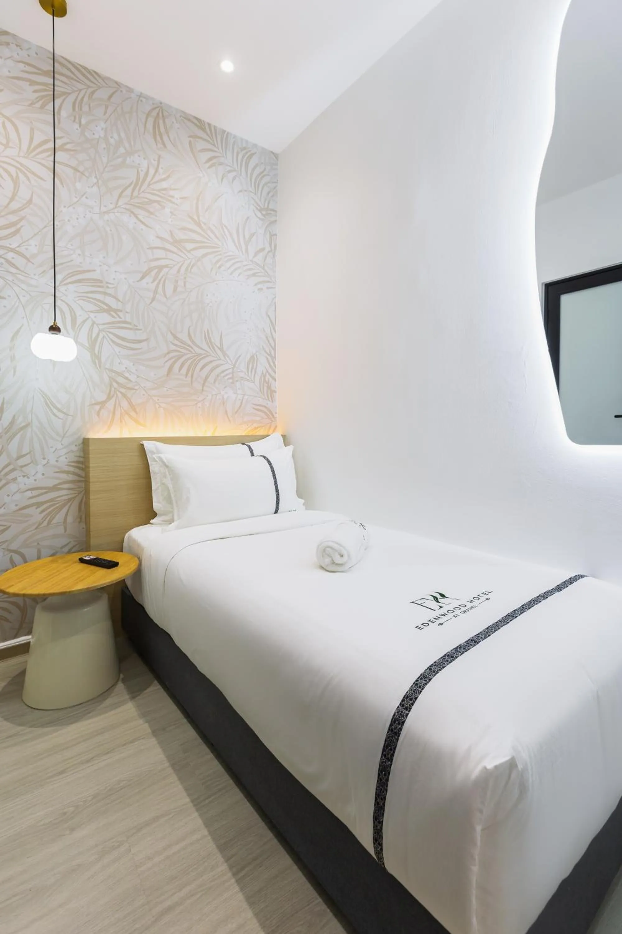 Bed in Edenwood Hotel