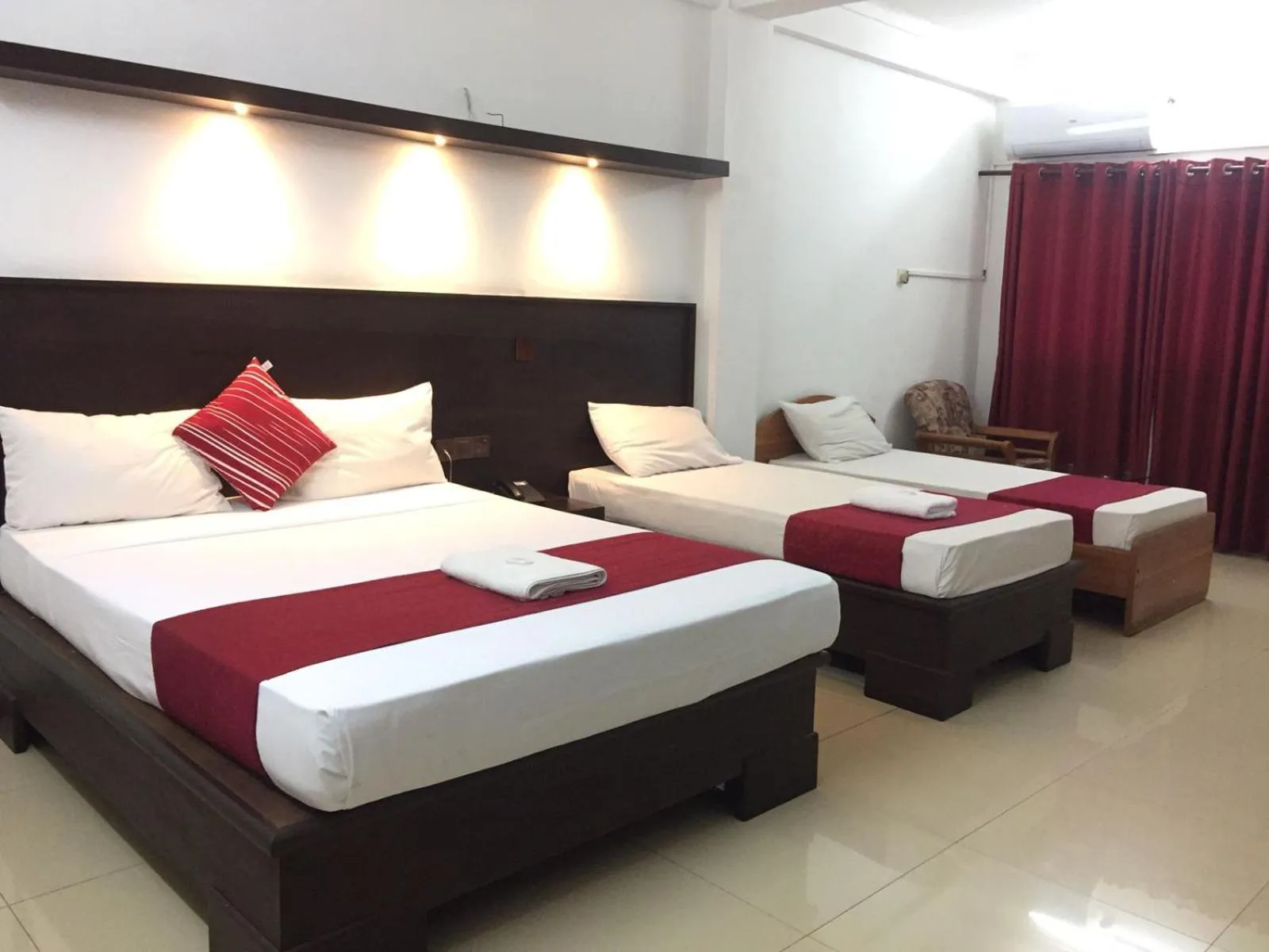 Bed in Hotel Nelly Vavuniya